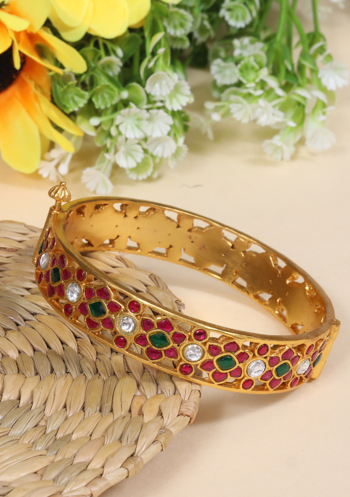 Charming Designer Jadau Kundan Openable Single Bangle