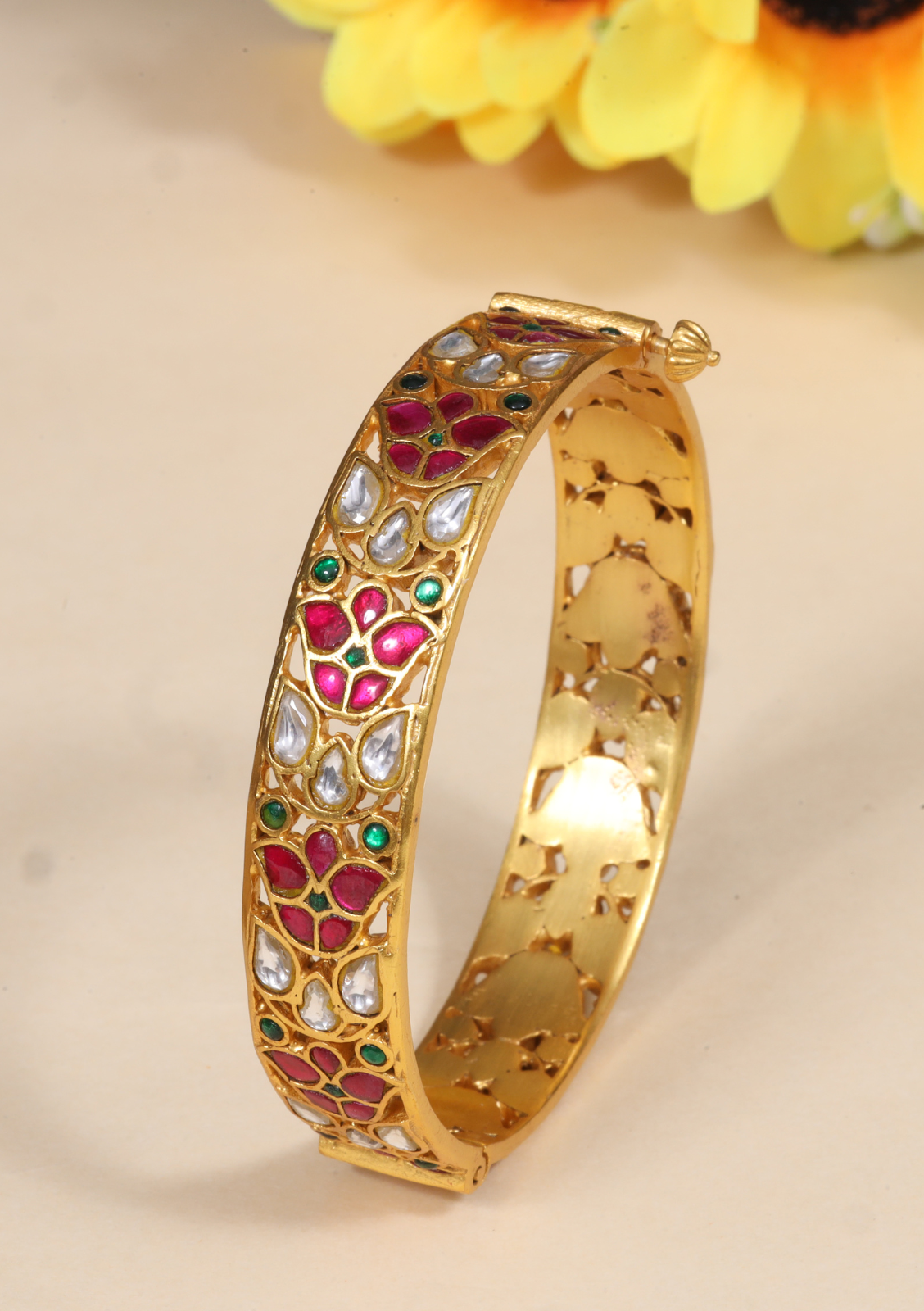 Pretty and Stylish Jadau Kundan Openable Single Bangle