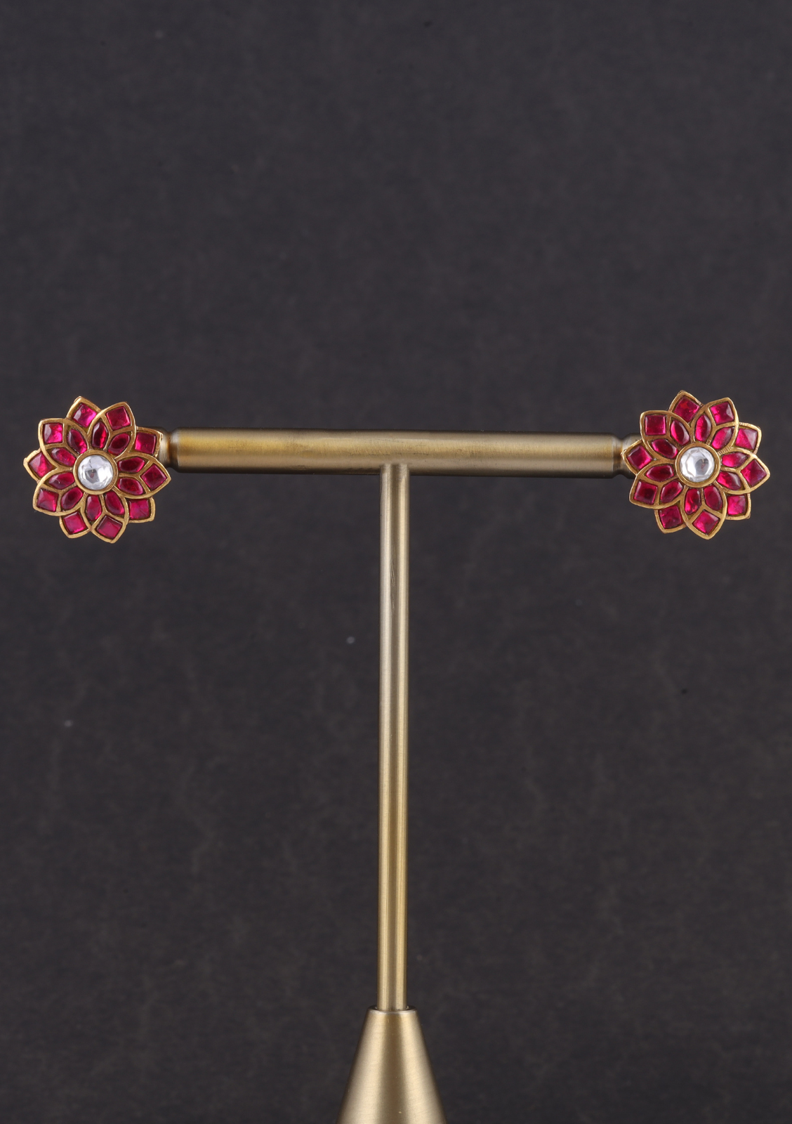 Beautiful Floral Pattern Jadau Kundan Stud Earrings
