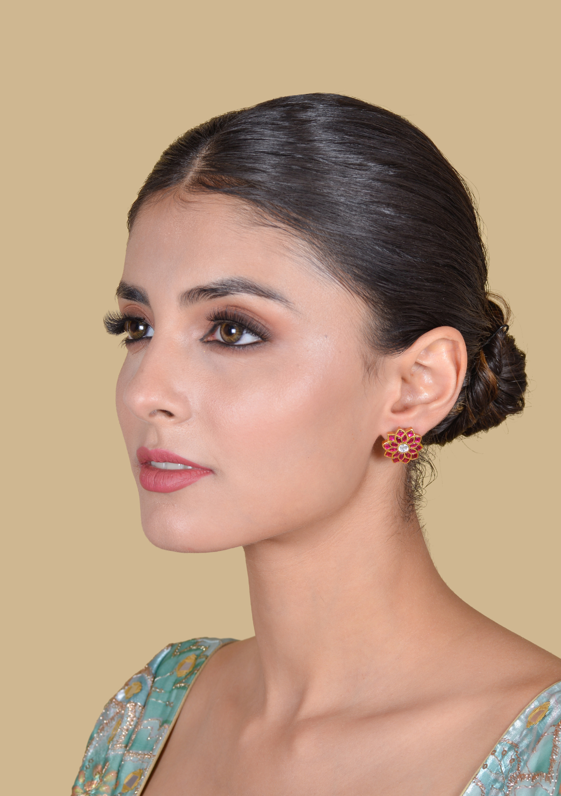 Beautiful Floral Pattern Jadau Kundan Stud Earrings
