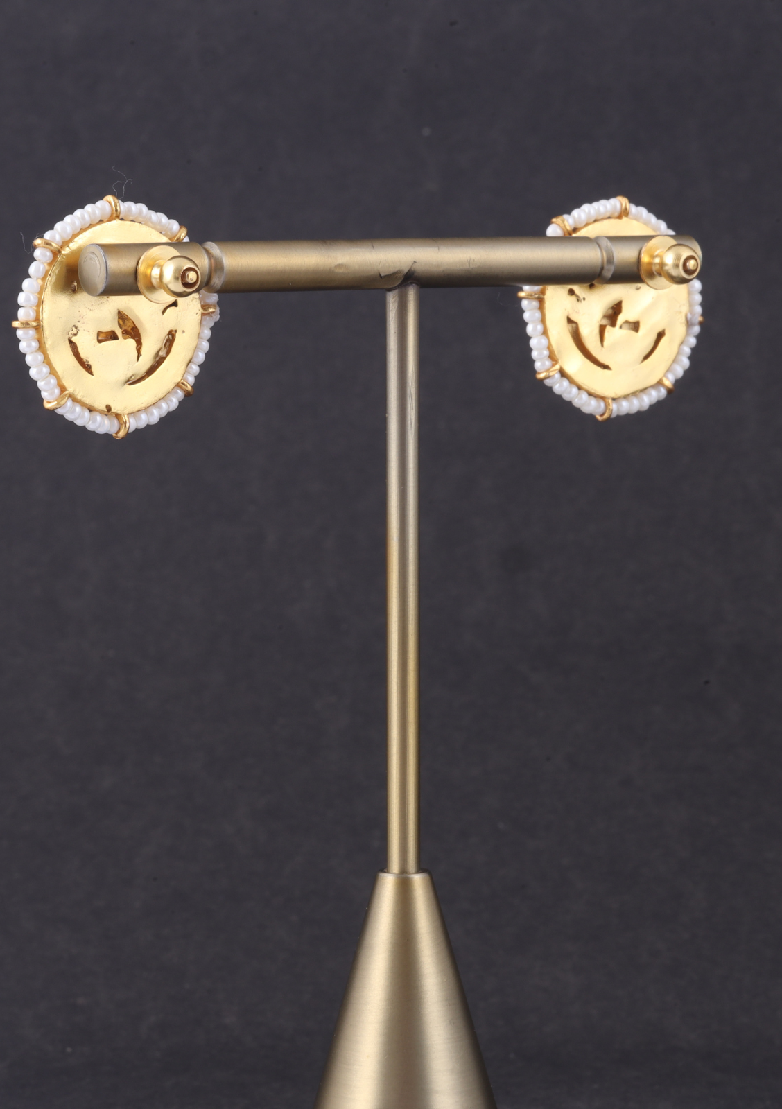 Elegant Jadau Kundan Stud Earrings with Pearls Beads