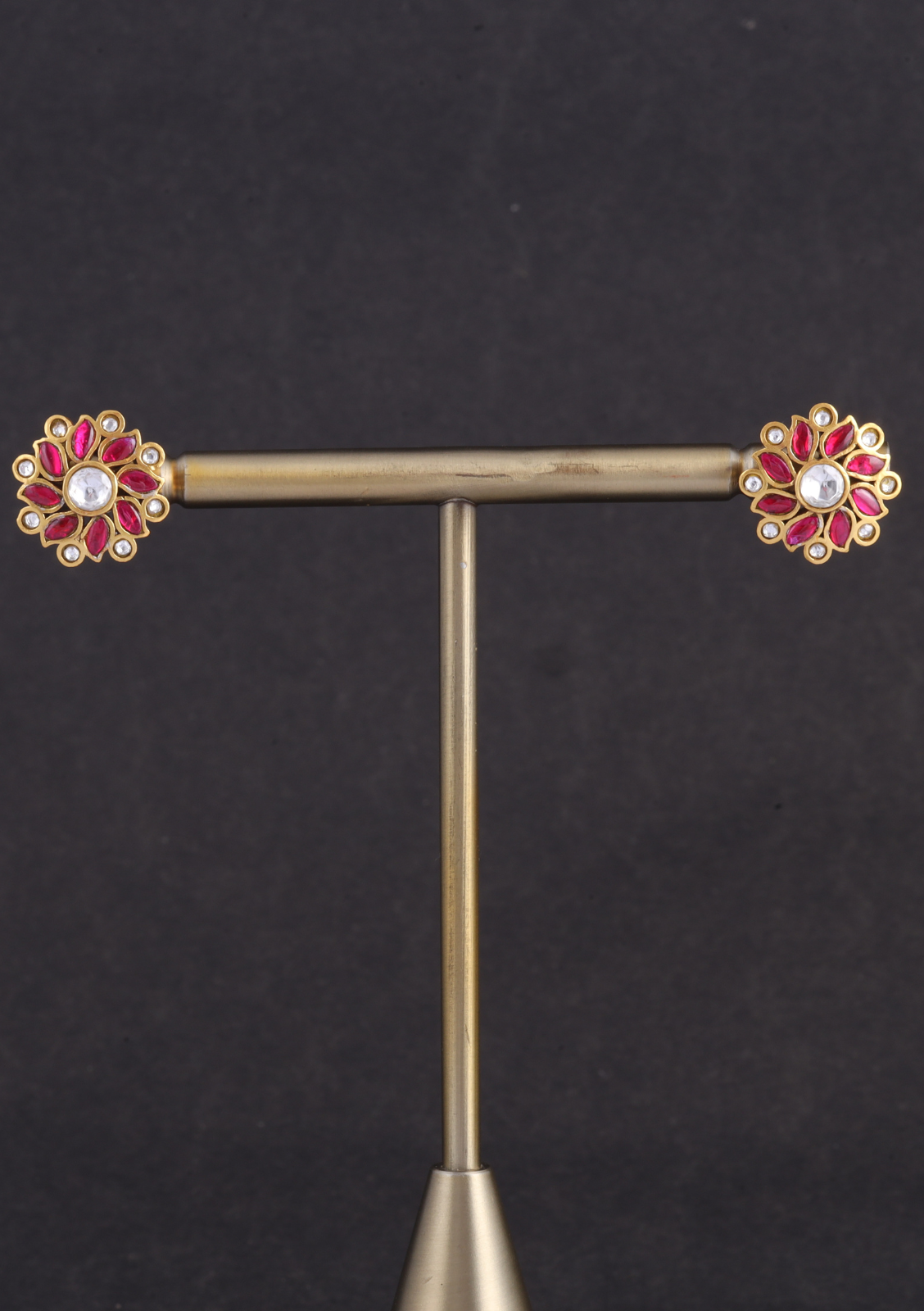 Gorgeous Floral Pattern Designer Jadau Kundan Stud Earrings