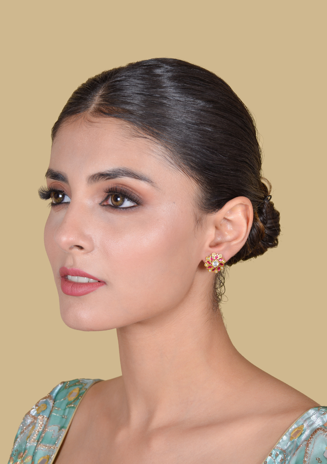 Gorgeous Floral Pattern Designer Jadau Kundan Stud Earrings