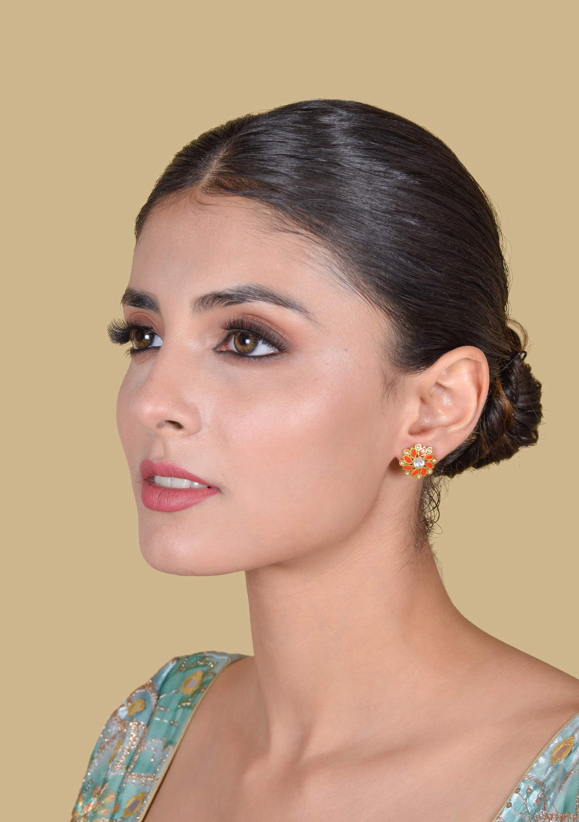 Gorgeous Floral Pattern Designer Jadau Kundan Stud Earrings