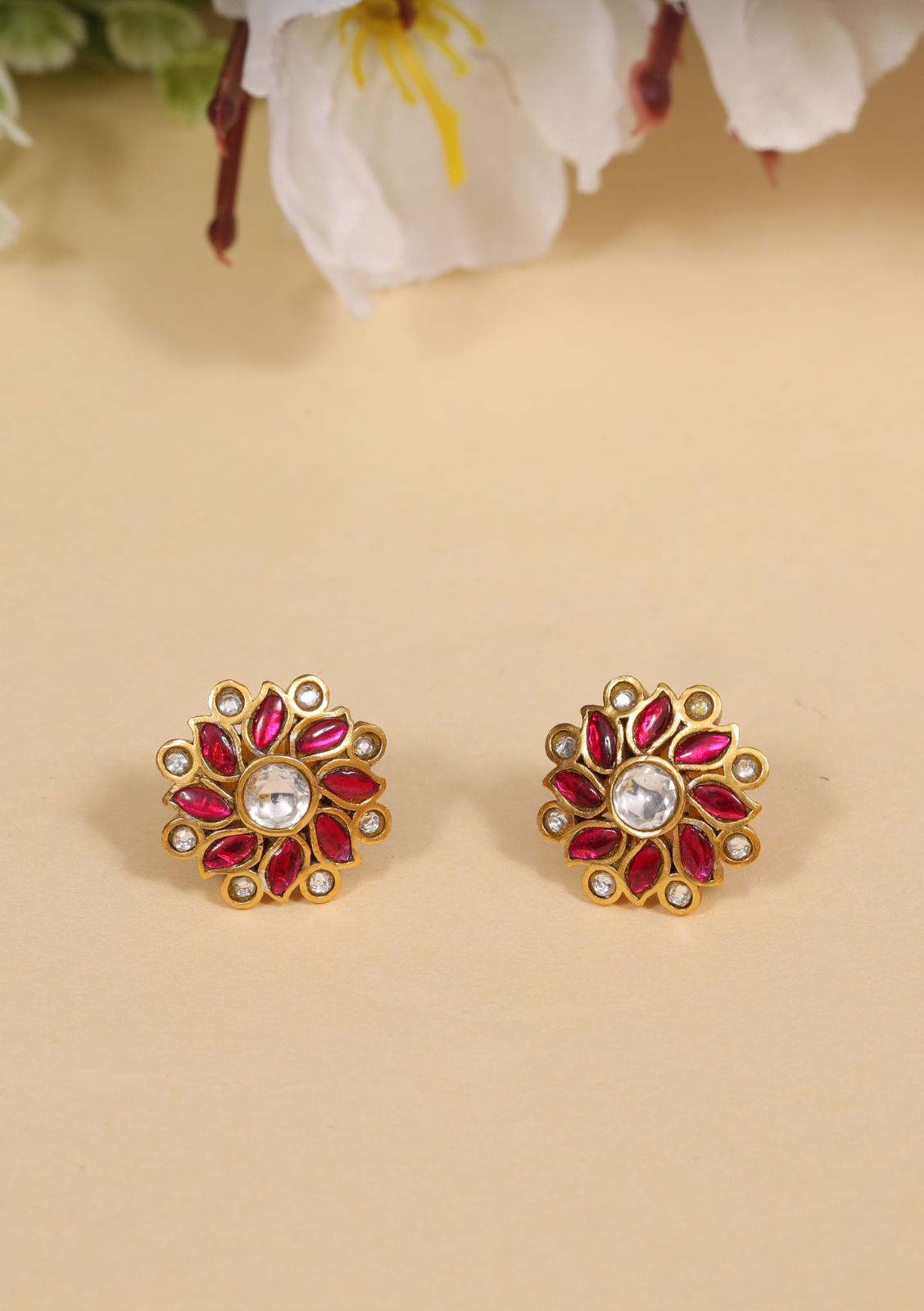 Gorgeous Floral Pattern Designer Jadau Kundan Stud Earrings