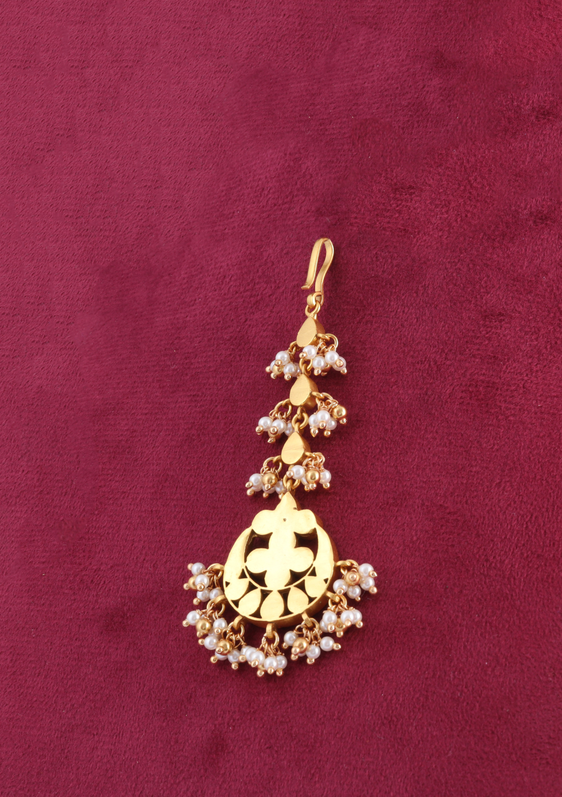 Simple and Elegant Jadau Kundan Maangtikka With Beautiful Pearls and Colour Stones Beads Hangings