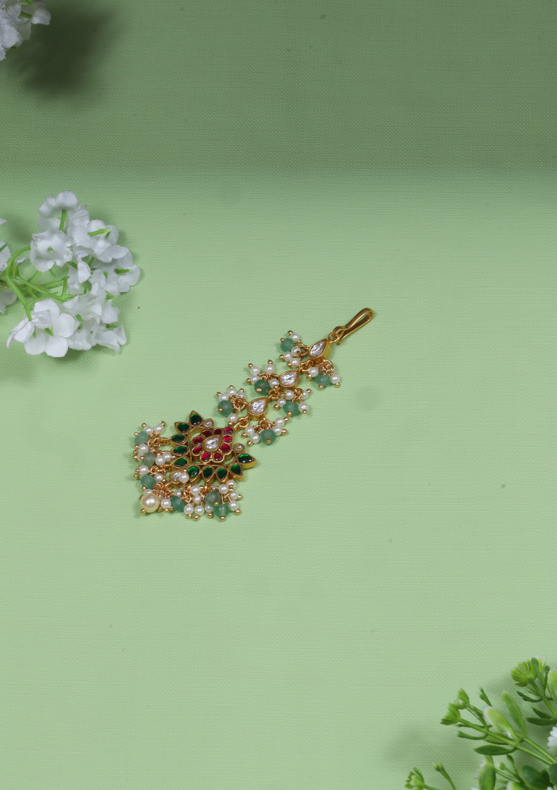 Elegant Designer Jadau Kundan Maangtikka with Pearls and Green Beads Hangings