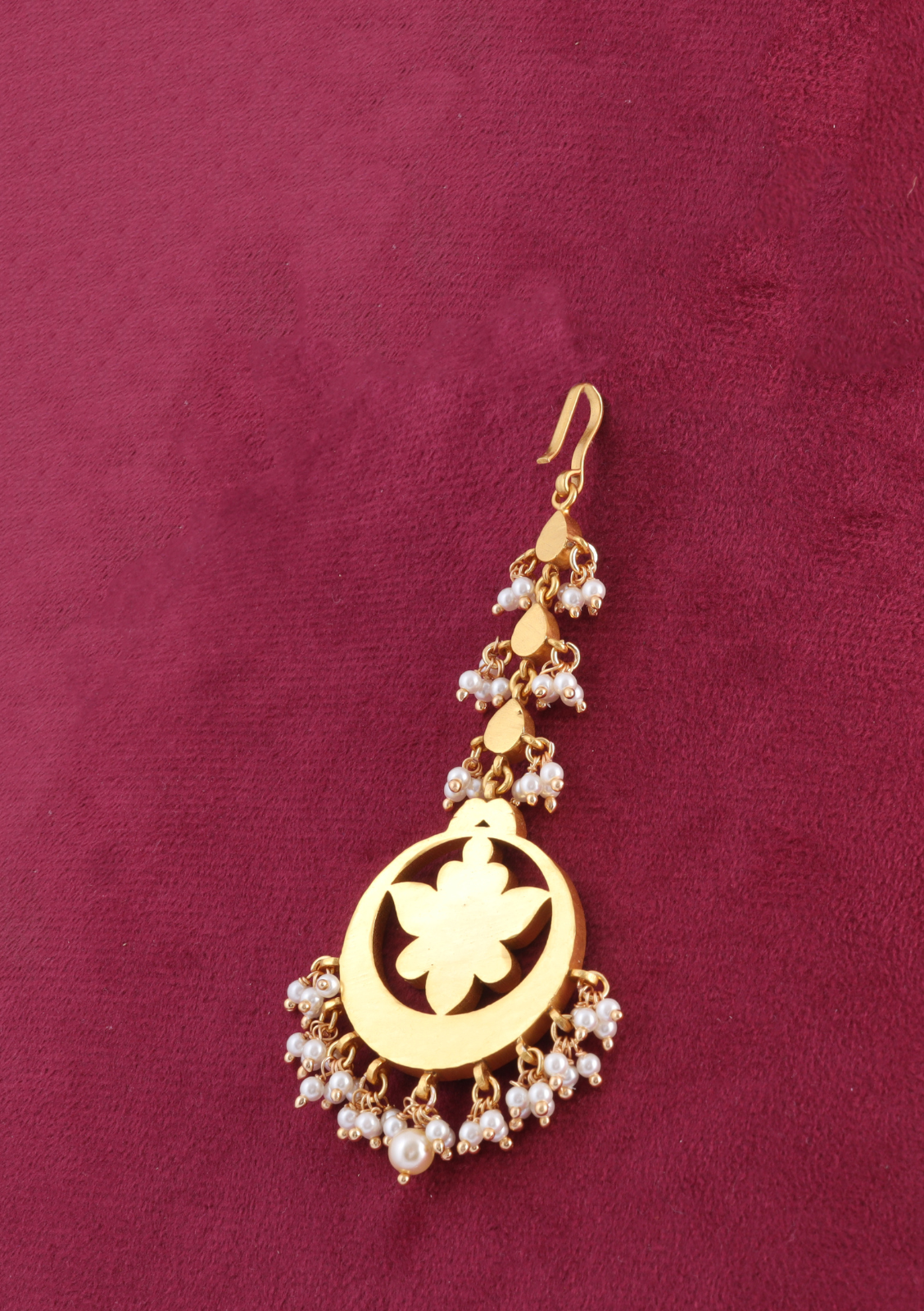 Beautiful Classic Jadau Kundan Maangtikka with Pearl Hangings