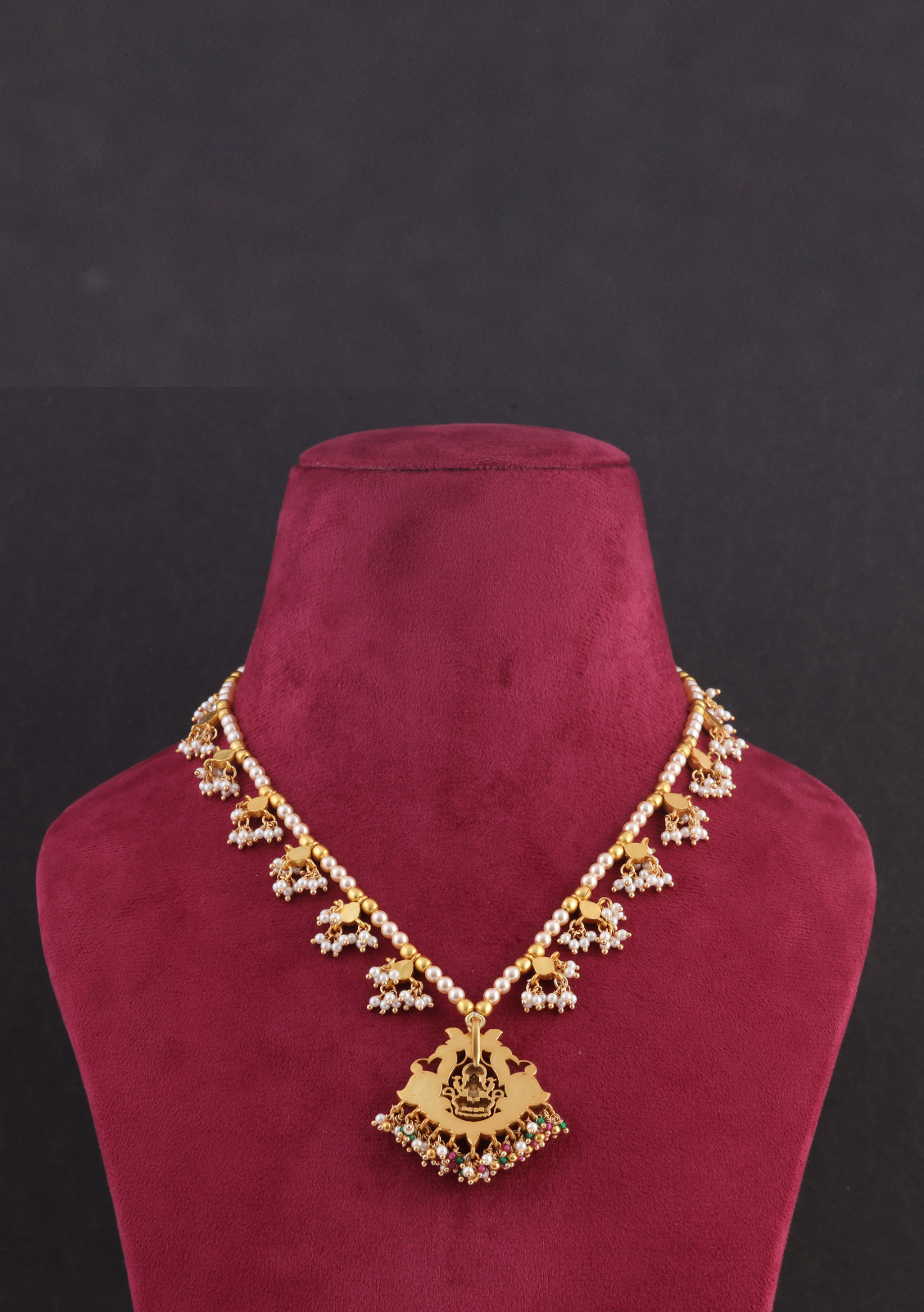 Traditional And Timeless Jadau Kundan Pearl Necklace