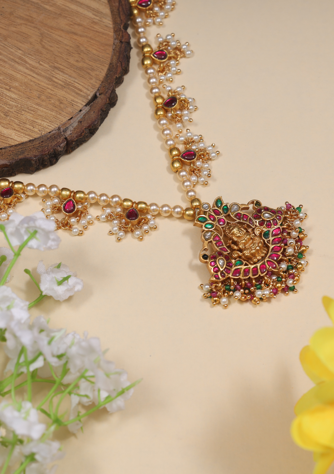 Traditional And Timeless Jadau Kundan Pearl Necklace