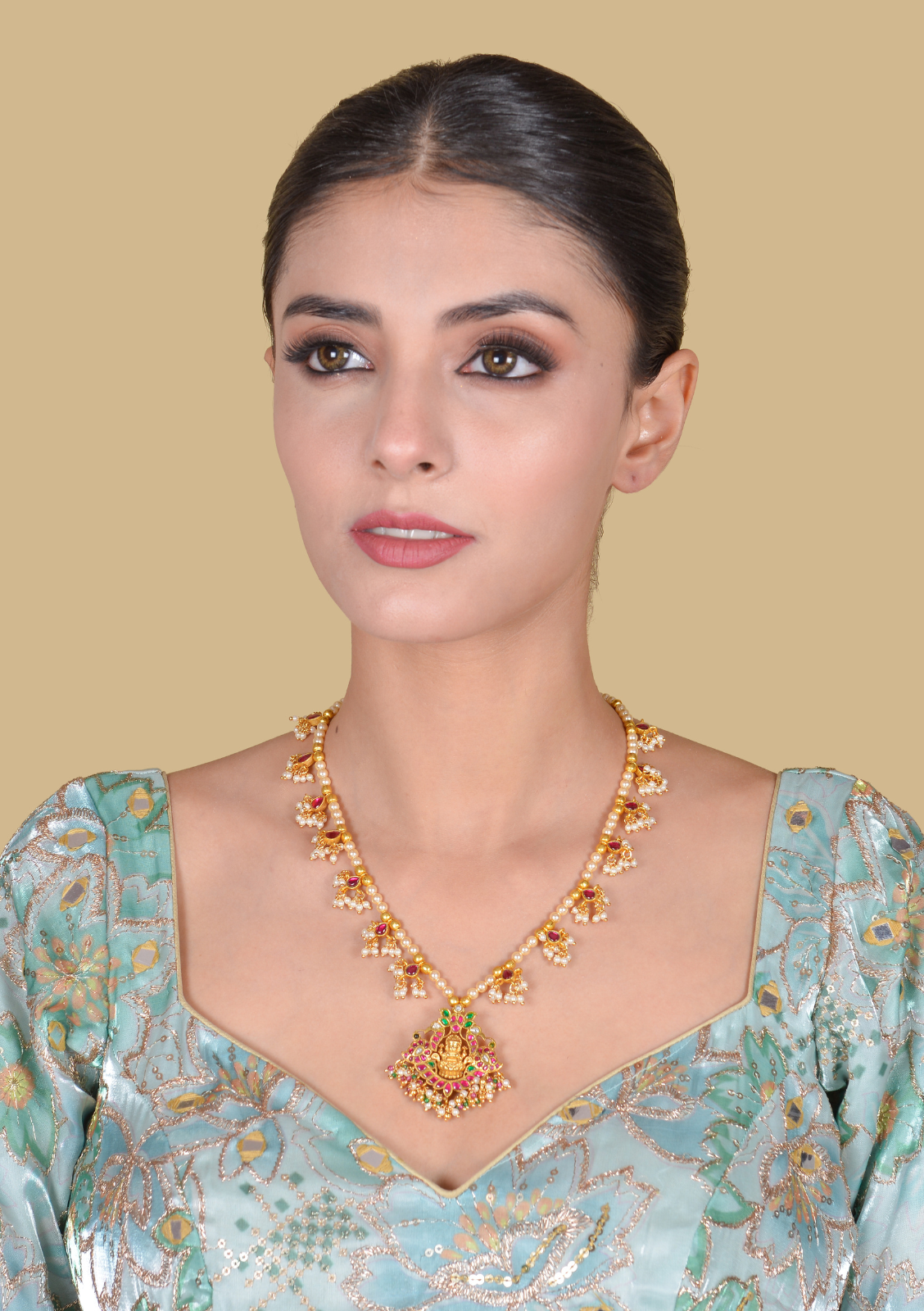 Traditional And Timeless Jadau Kundan Pearl Necklace
