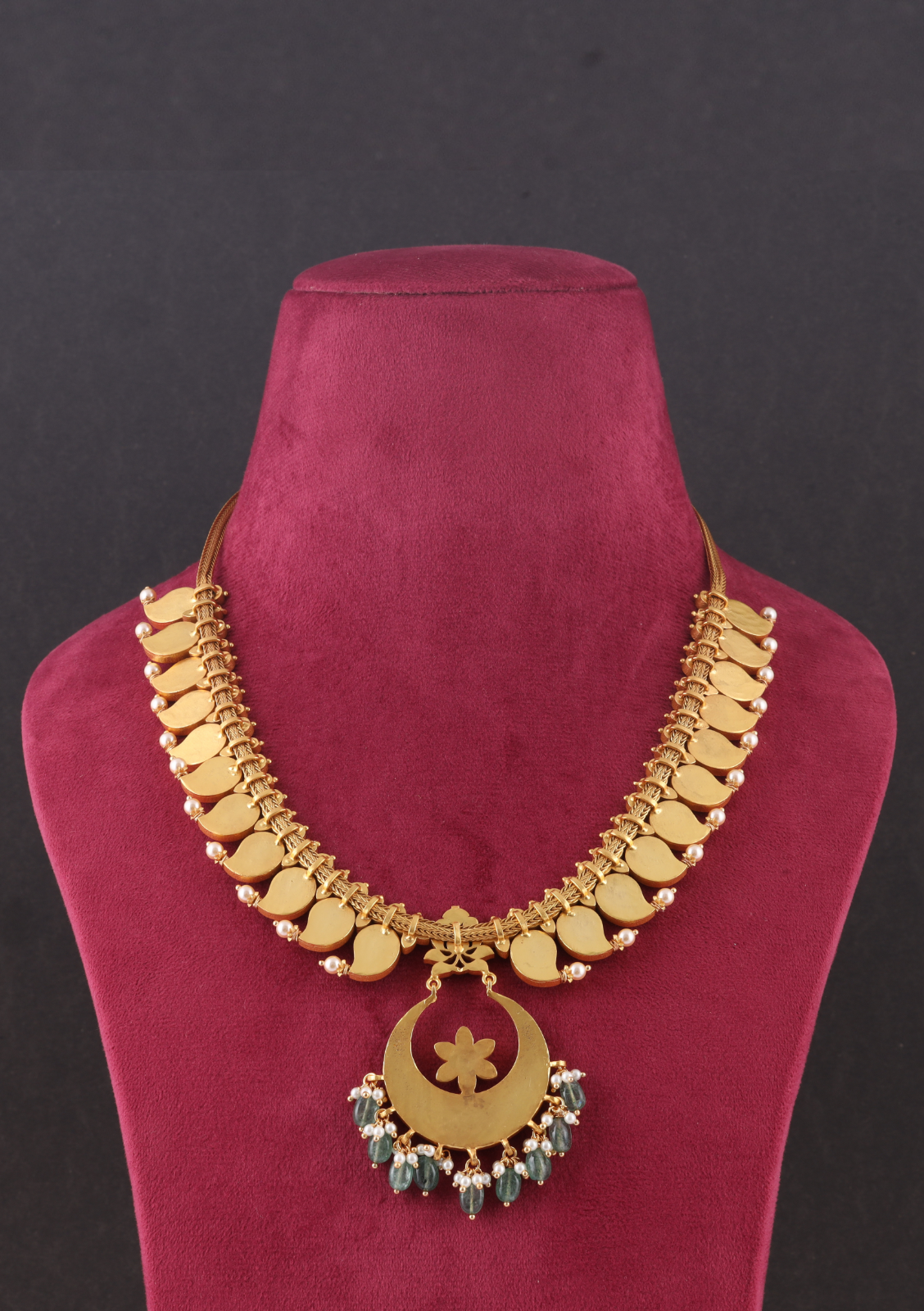 Short Mango Haram Real Jadau Kundan Work With Beautiful Green Emerald beads