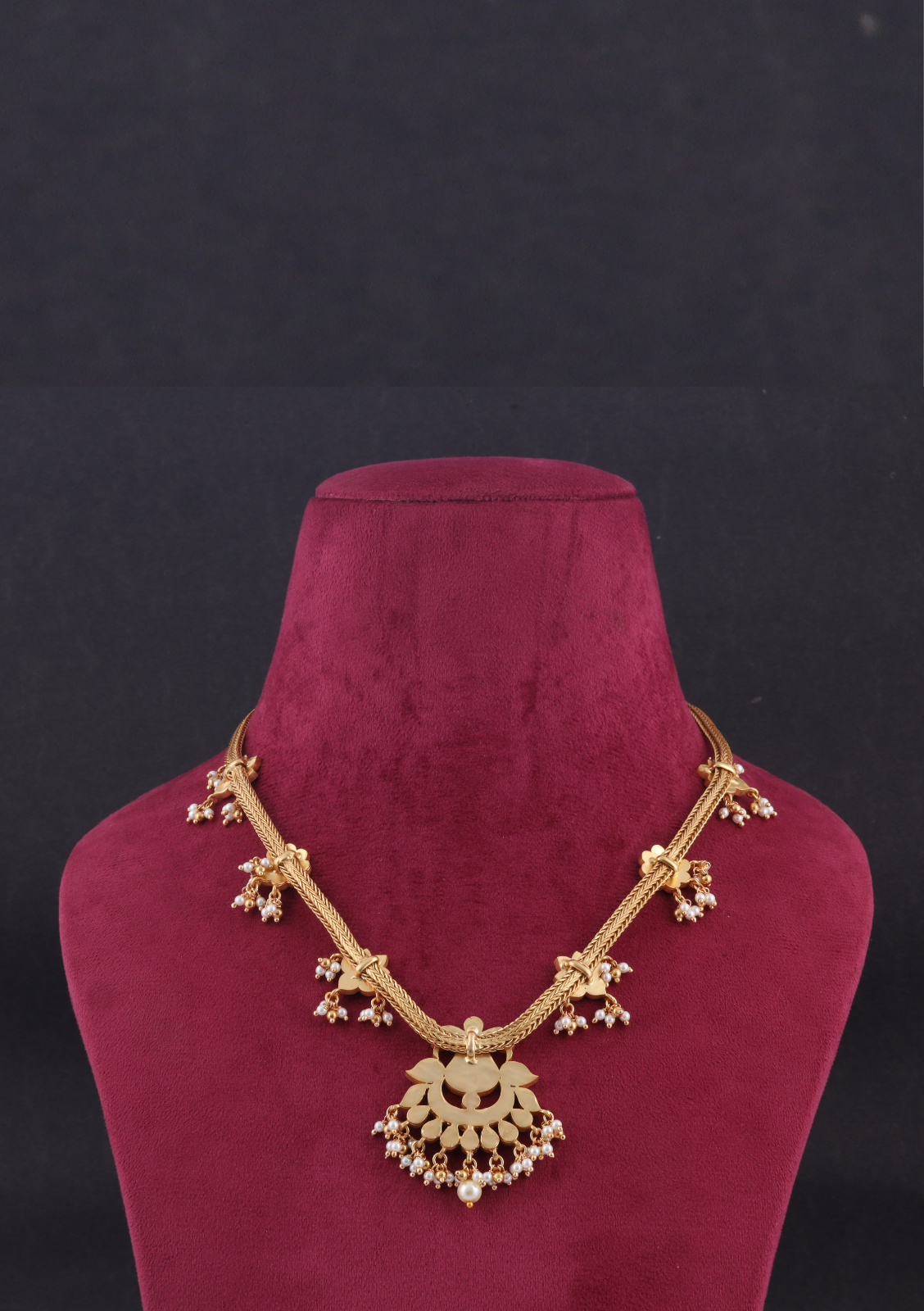 Opulent Jadau Kundan Short necklace