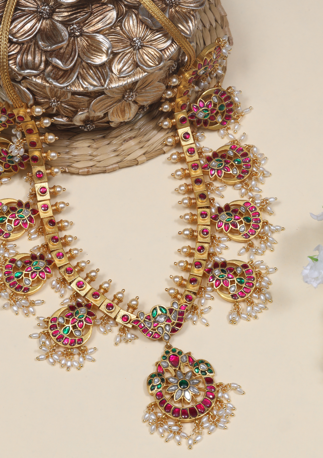 Gorgeous Designer Handcrafted Jadau Kundan Necklace