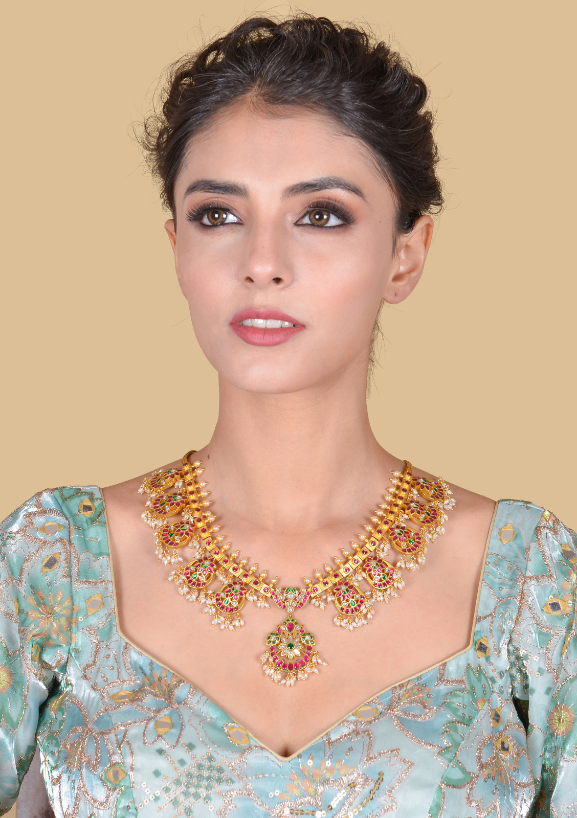 Gorgeous Designer Handcrafted Jadau Kundan Necklace