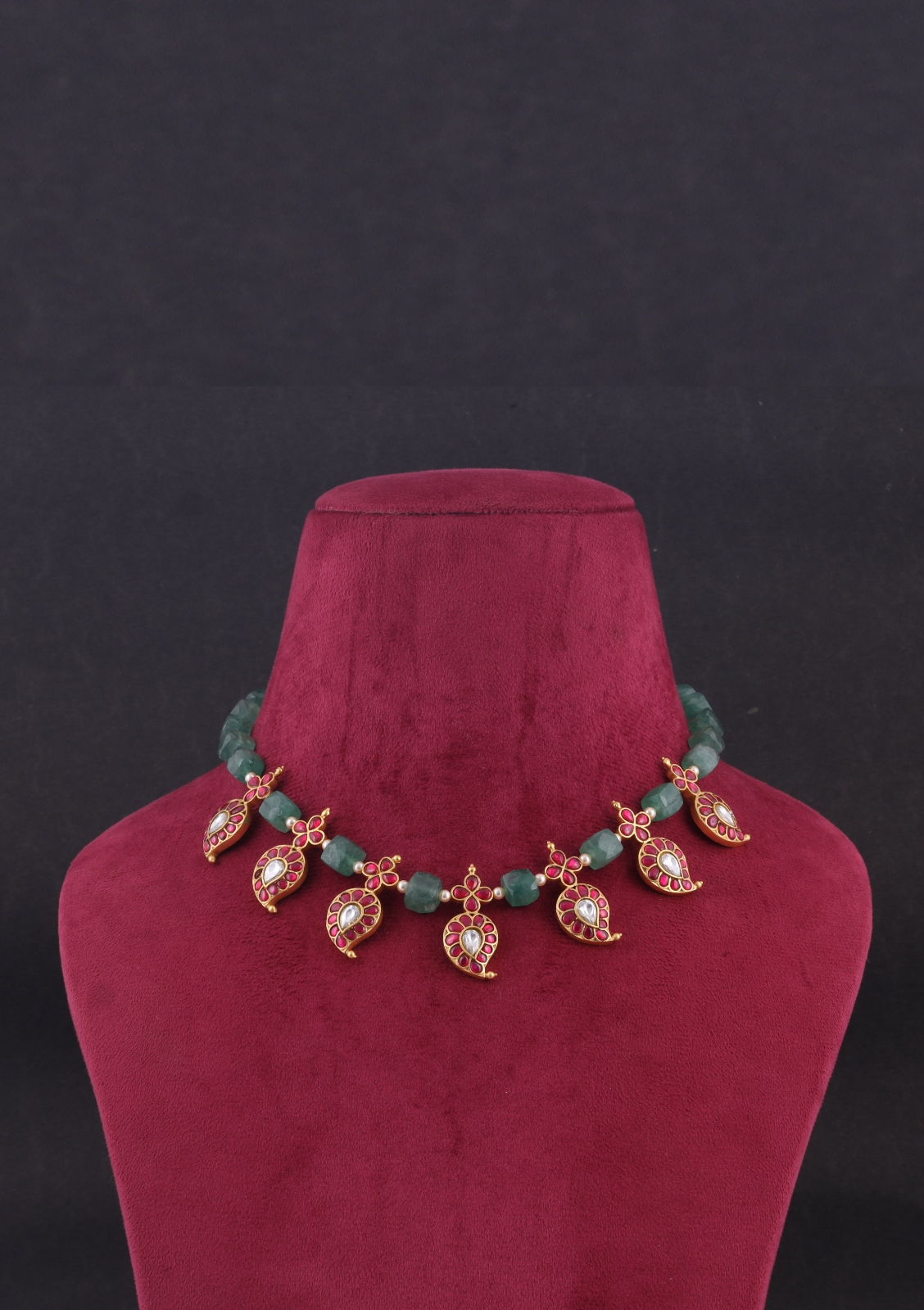 Classic Mango Jadau Kundan Short Necklace with Green Emerald Beads