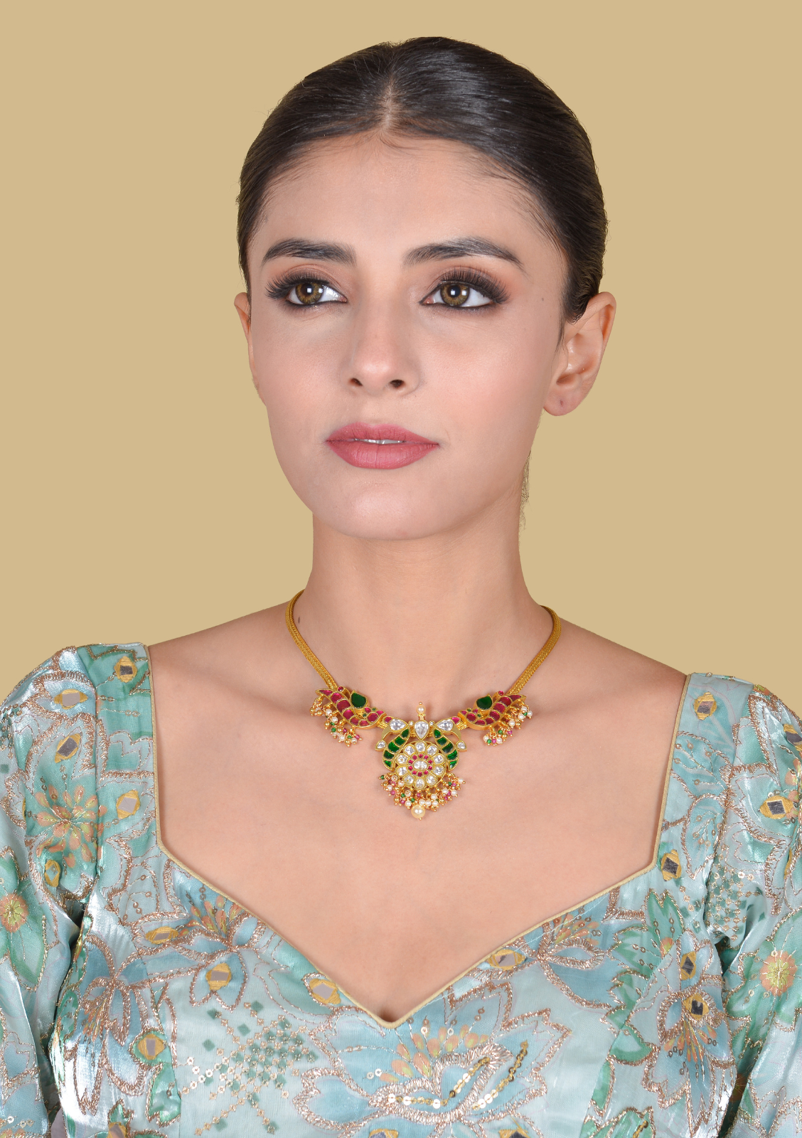 Classic and Stylish Jadau Kundan Short Choker Necklace