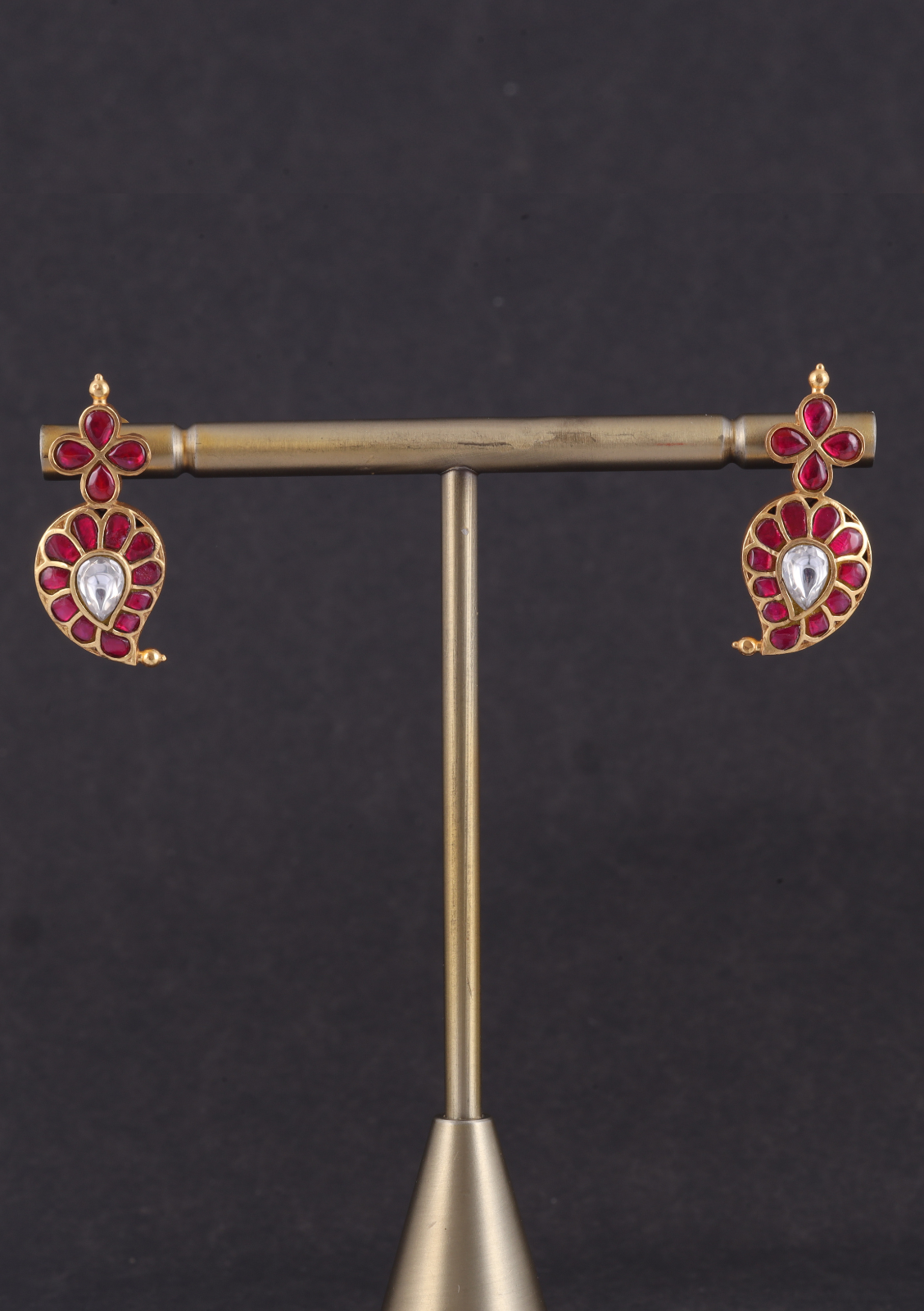 Classic Mango Jadau Kundan Short Necklace Earring Set with Green Emerald Beads