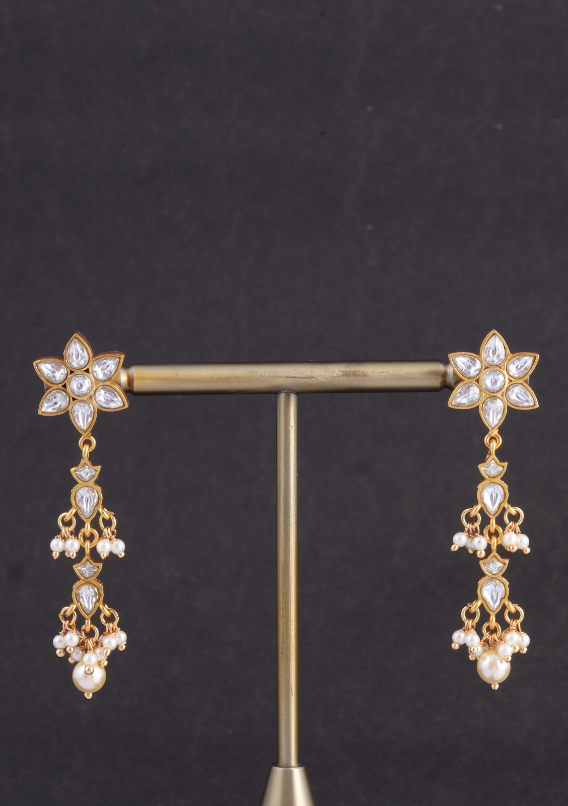 Graceful Jadau Kundan Short Choker Necklace Earring Set
