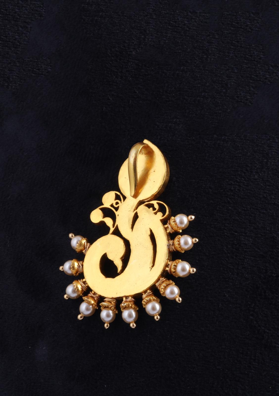 Classic Divine Designer Jadau Kundan Pendant with Pearl