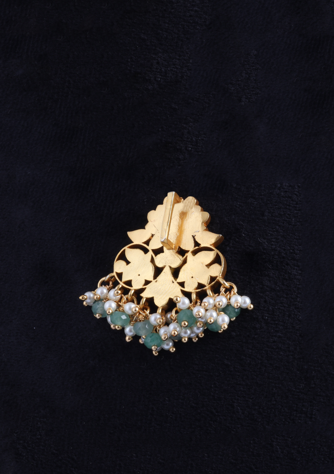 Simple and Attractive Jadau Kundan Pendant with Pearl and Green Beads Hangings
