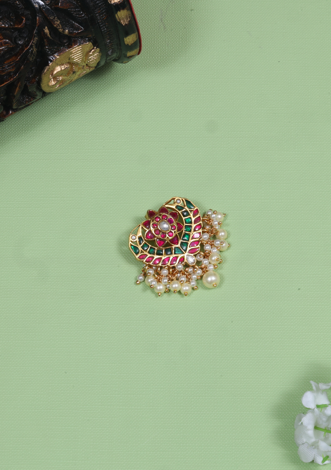 Dazzling Designer Jadau Kundan Pendant with Pearl Hangings