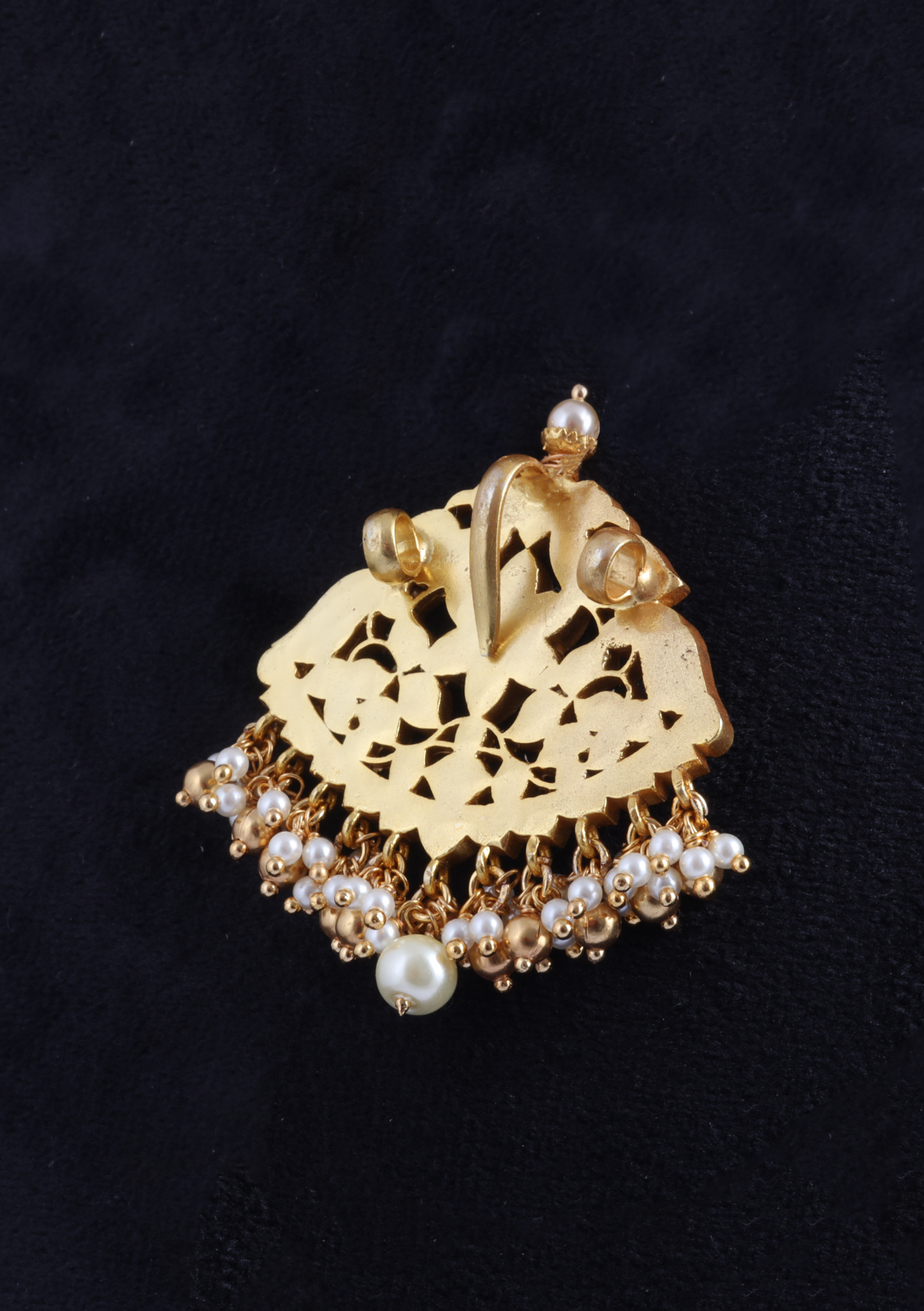 Elegant Designer Jadau Kundan Pendant with Beautiful Pearl Hangings