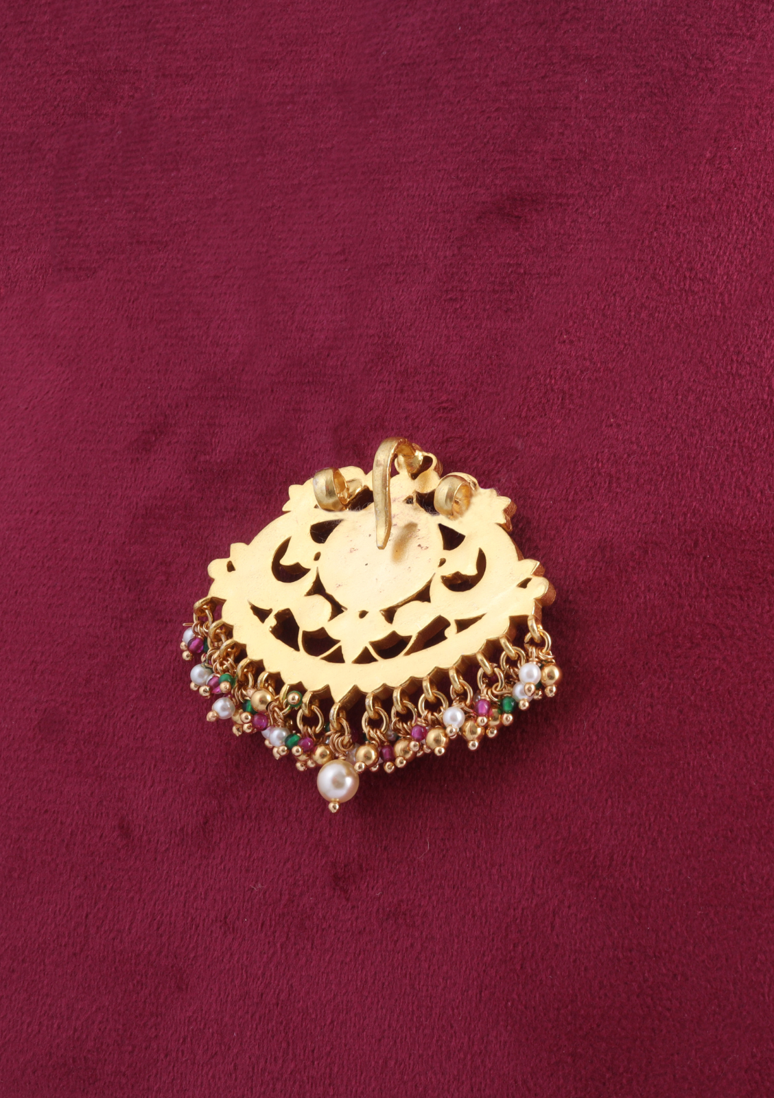 Graceful Jadau Kundan Classic Pendant with Pearls