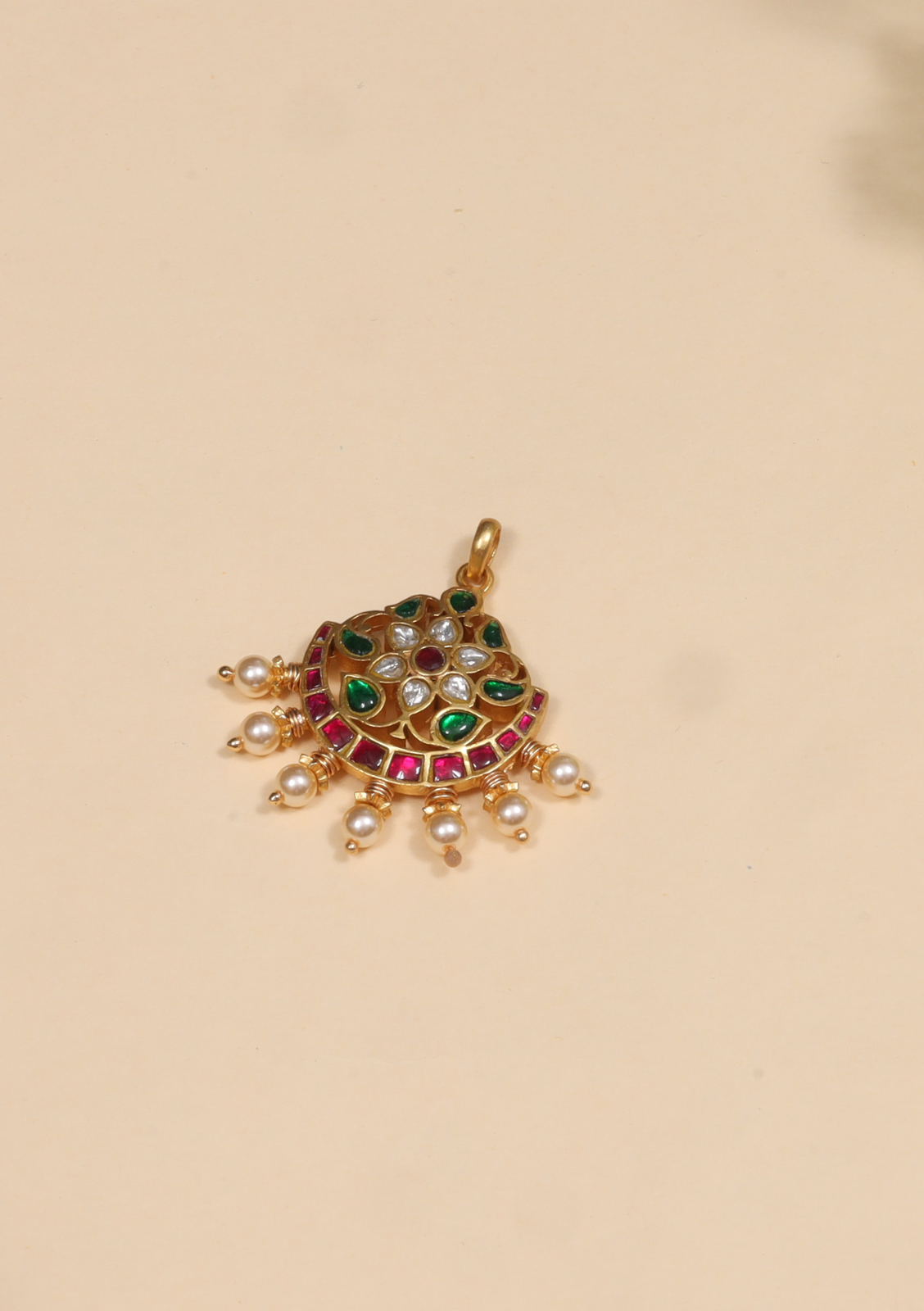Elegant Floral Jadau Kundan Pendant with Pearl
