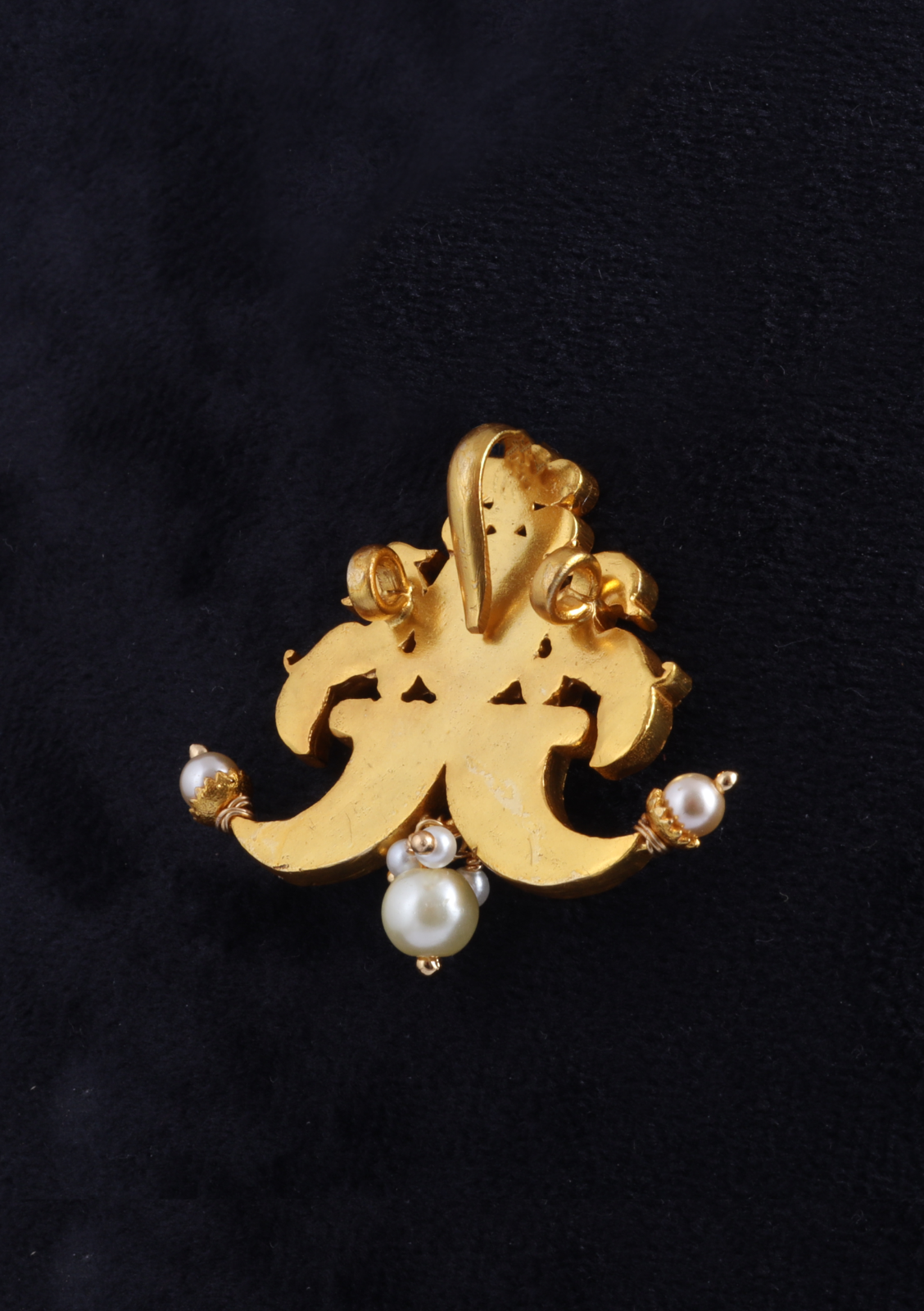 Elegant Divine Jadau Kundan Designer Pendant with Pearl Hangings