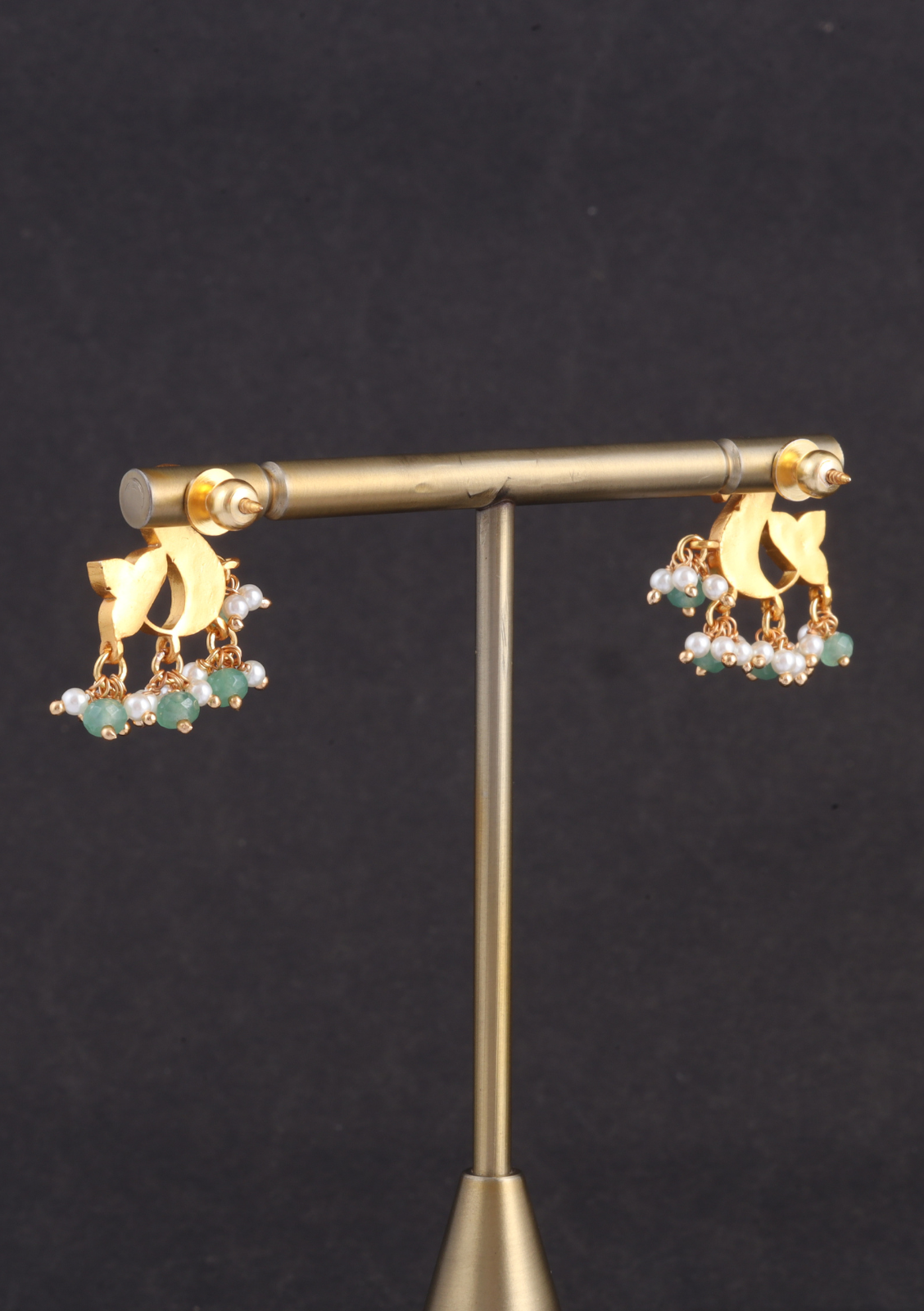 Beautiful Designer Jadau Kundan Pendant Earring Set with Pearl Hangings