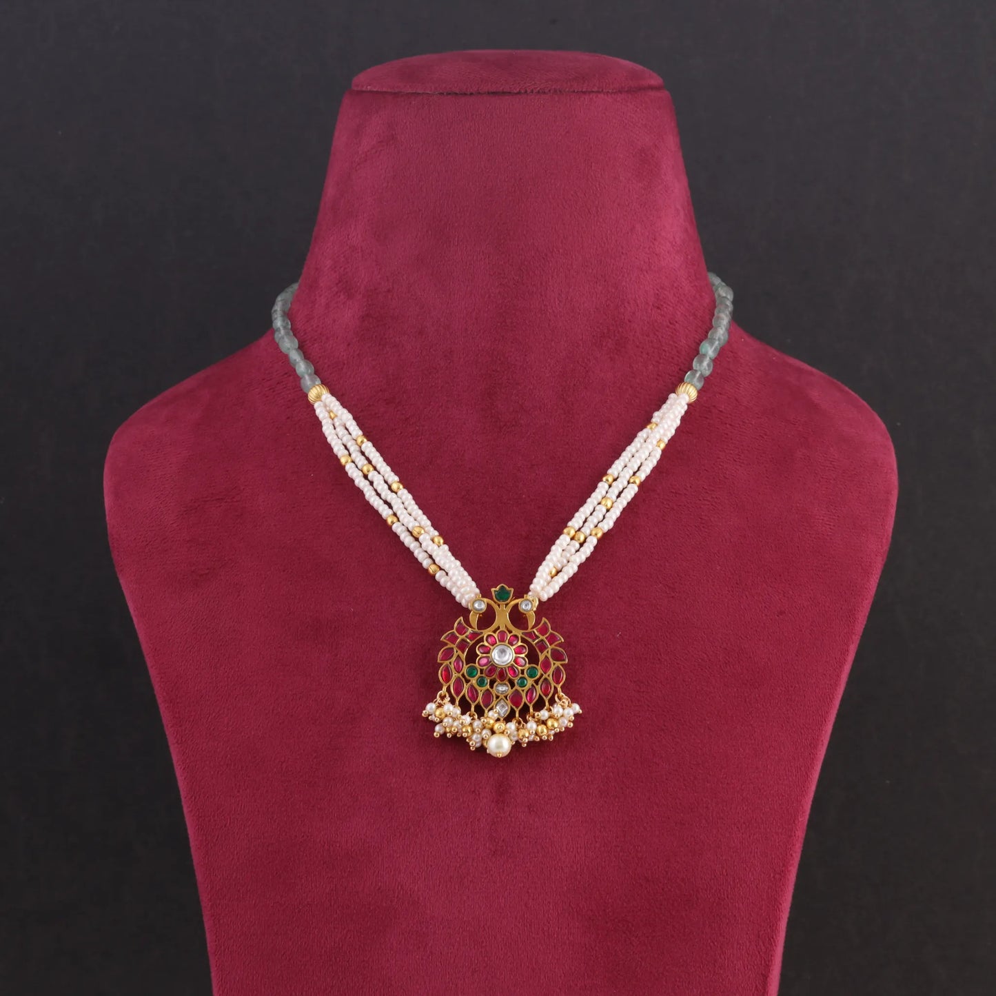 Simple and Elegant Jadau Kundan Necklace