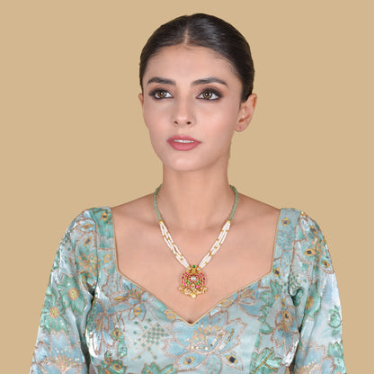 Simple and Elegant Jadau Kundan Necklace