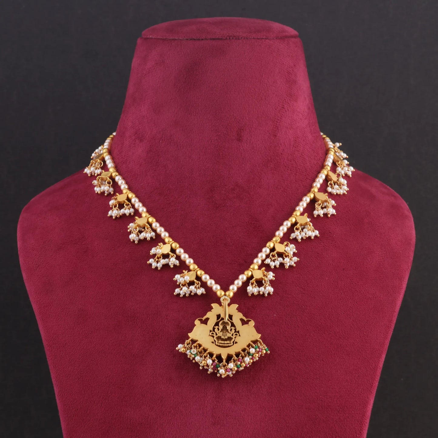 Traditional And Timeless Jadau Kundan Pearl Necklace