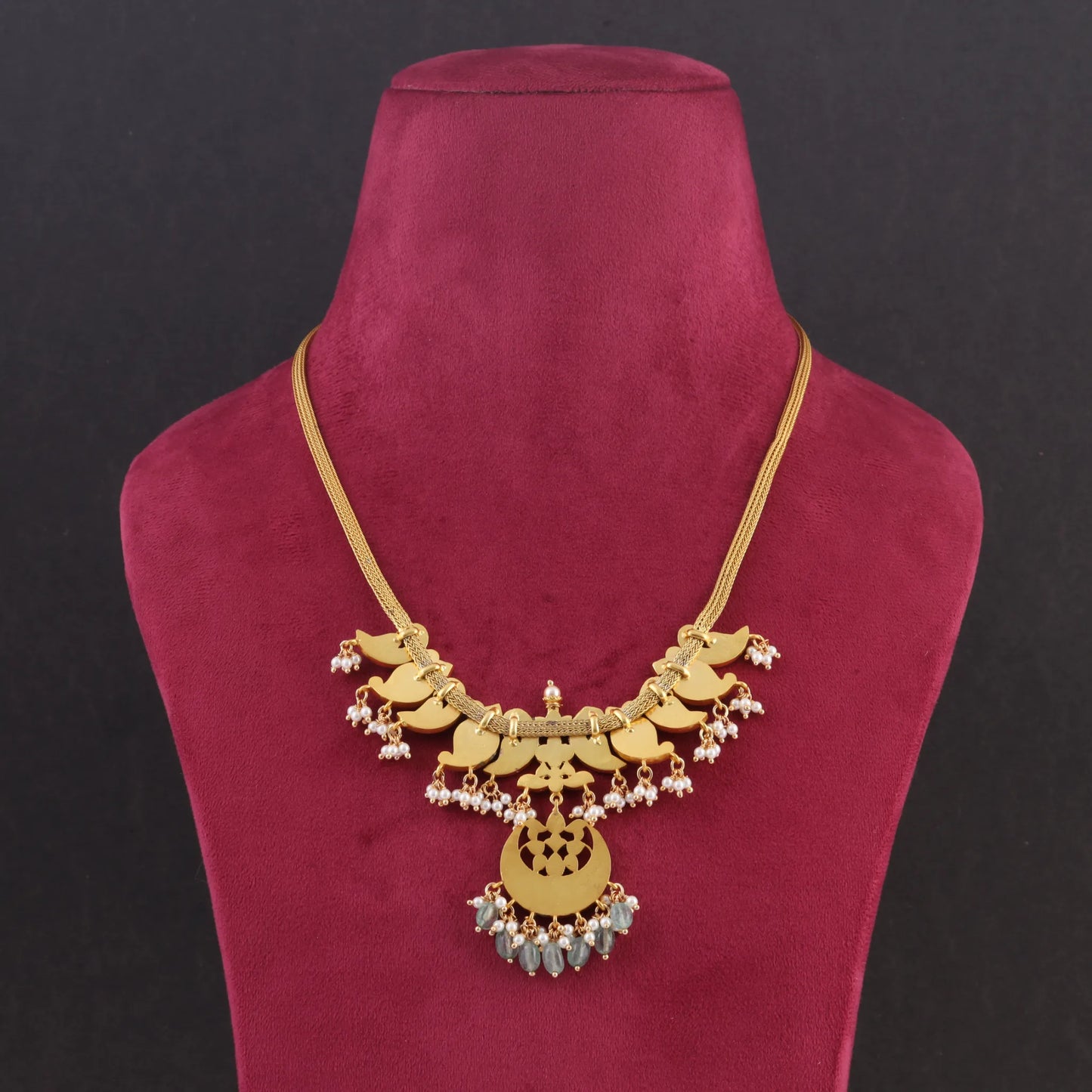 Classic Ruby and Emerald Jadau Kundan Short Necklace