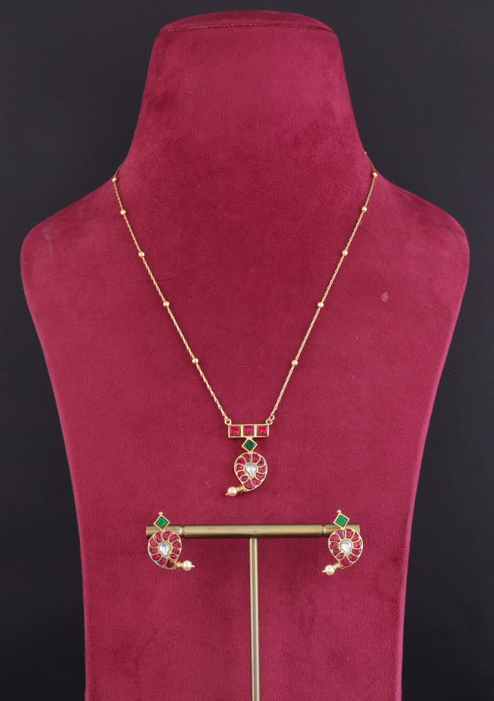 Izra Jadau Kundan Minimal Pendant Earring Set