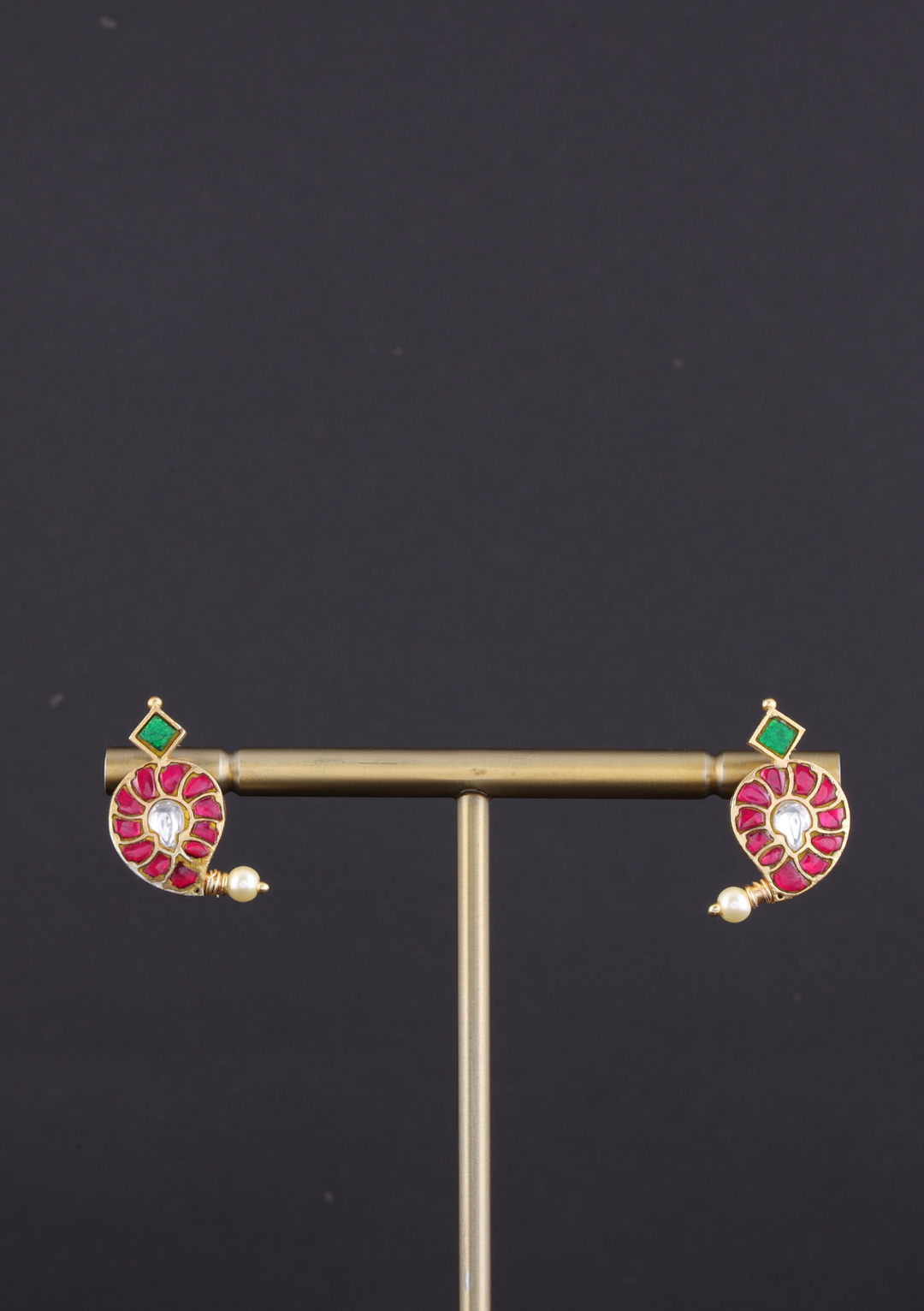 Izra Jadau Kundan Minimal Pendant Earring Set