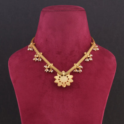 Simple Floral Jadau Kundan Short Necklace