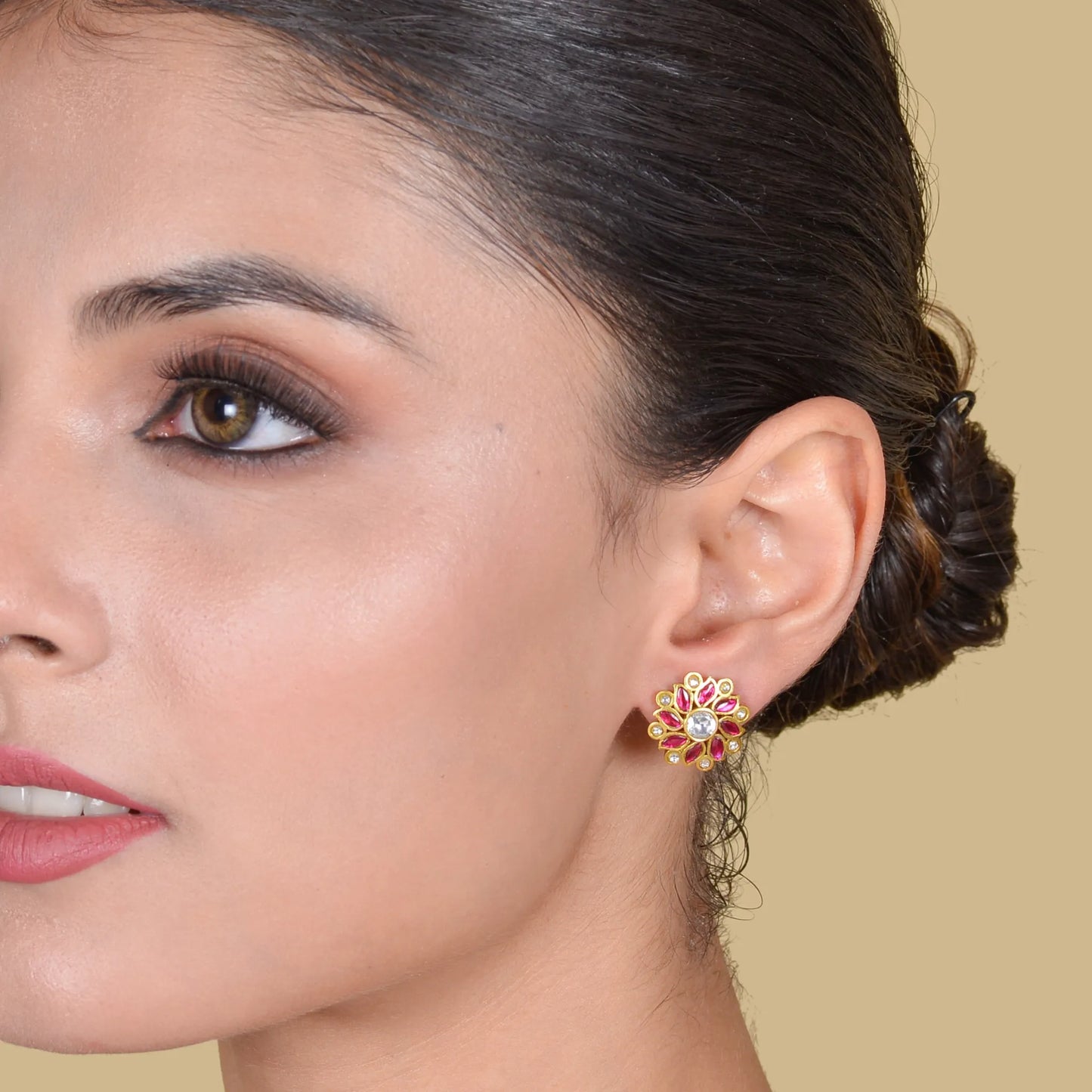 Gorgeous Floral Pattern Designer Jadau Kundan Stud Earrings