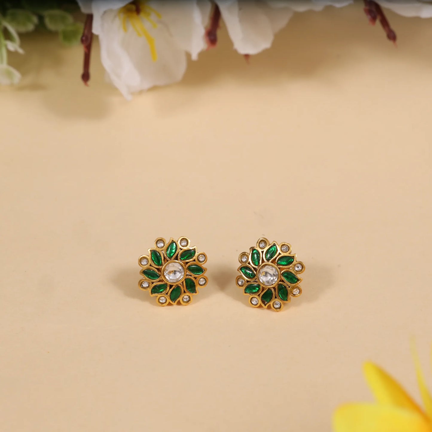 Gorgeous Floral Pattern Designer Jadau Kundan Stud Earrings