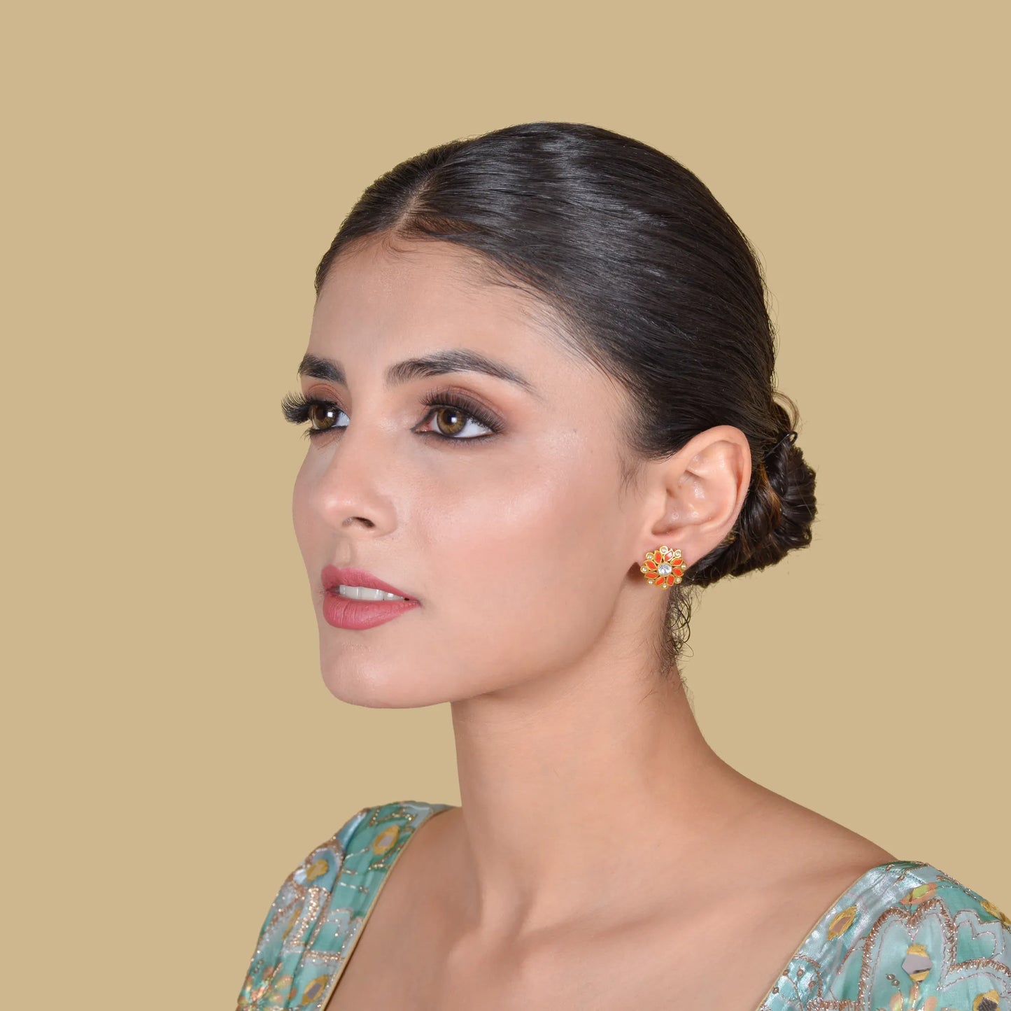 Gorgeous Floral Pattern Designer Jadau Kundan Stud Earrings