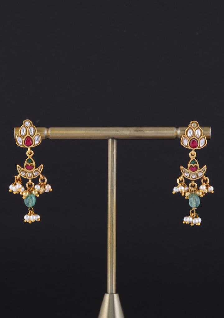 Ardh Chaand Jadau Kundan Earrings