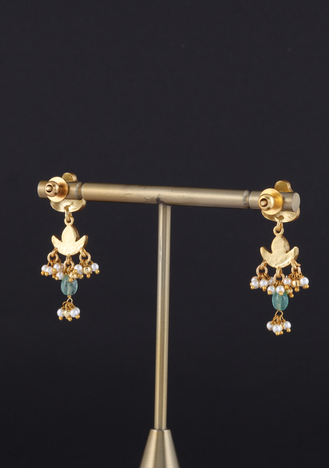 Ardh Chaand Jadau Kundan Earrings