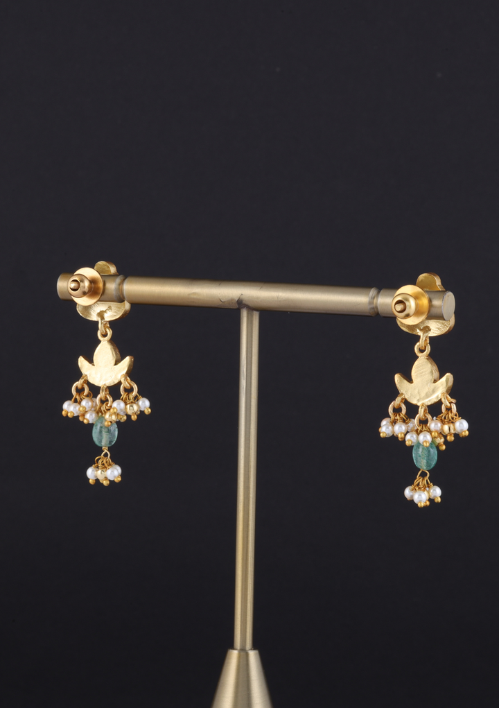 Ardh Chaand Jadau Kundan Earrings