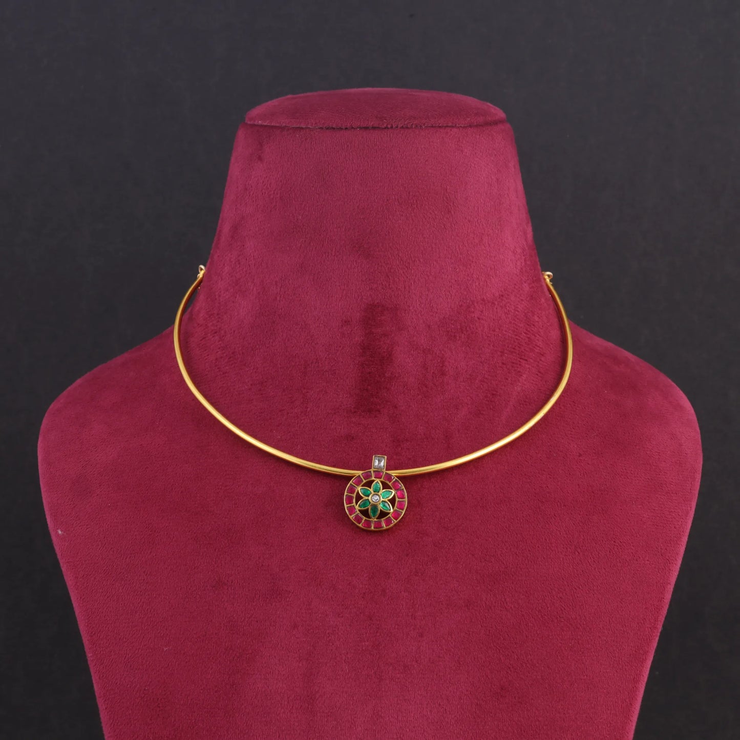 Simple Elegant Jadau Kundan Hasli Necklace