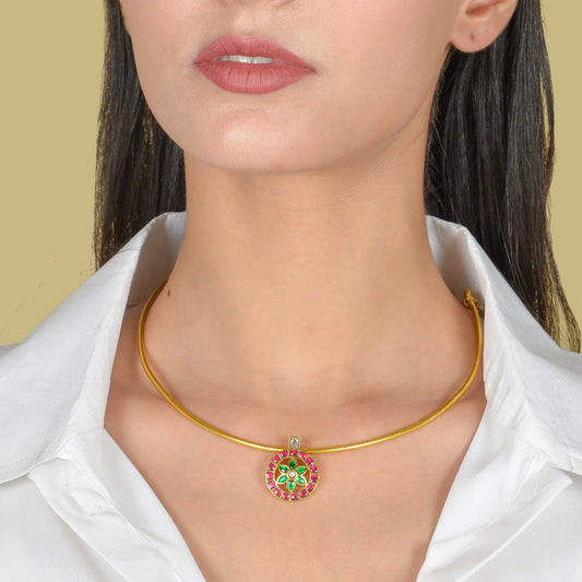 Simple Elegant Jadau Kundan Hasli Necklace