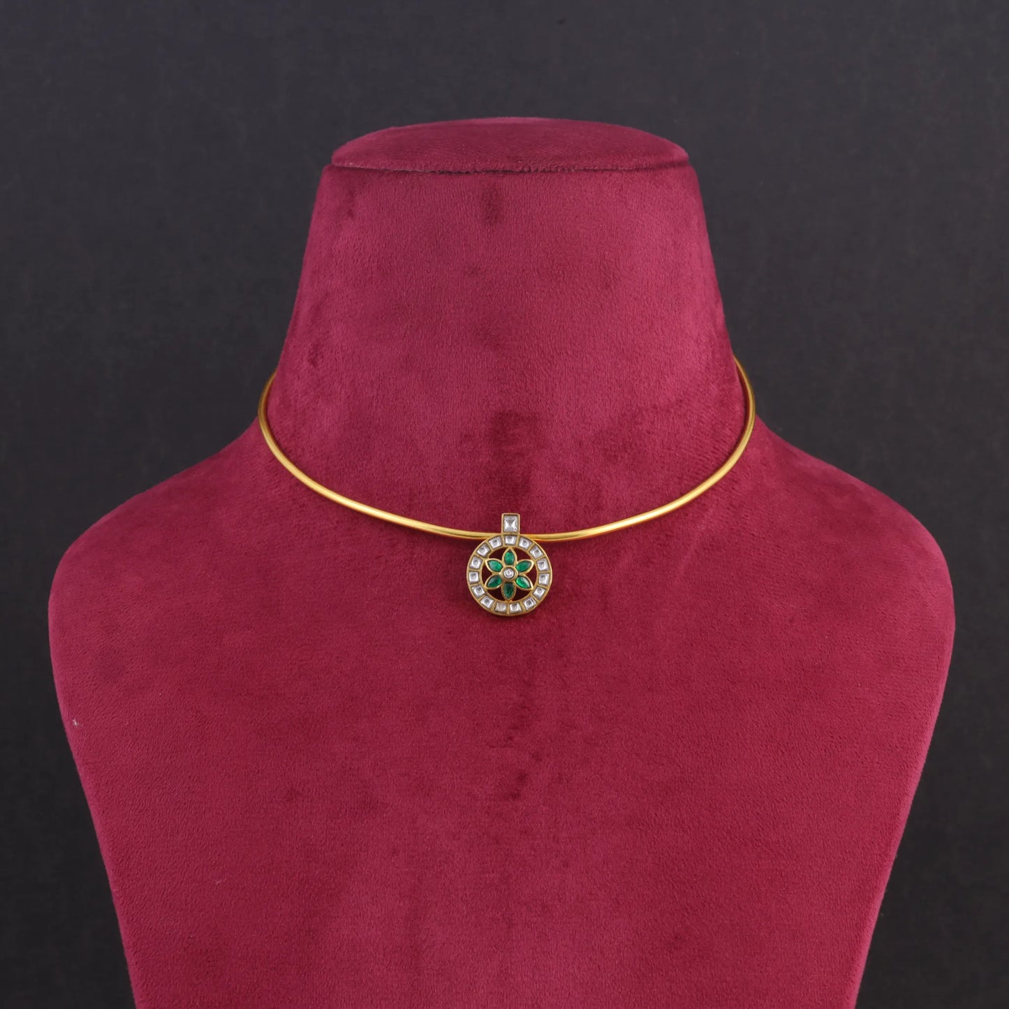 Simple Elegant Jadau Kundan Hasli Necklace