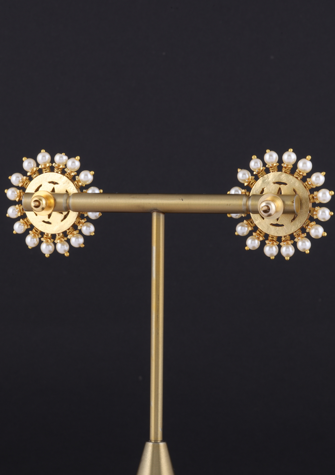 Kashish white Jadau Kunfan Stud Earrings