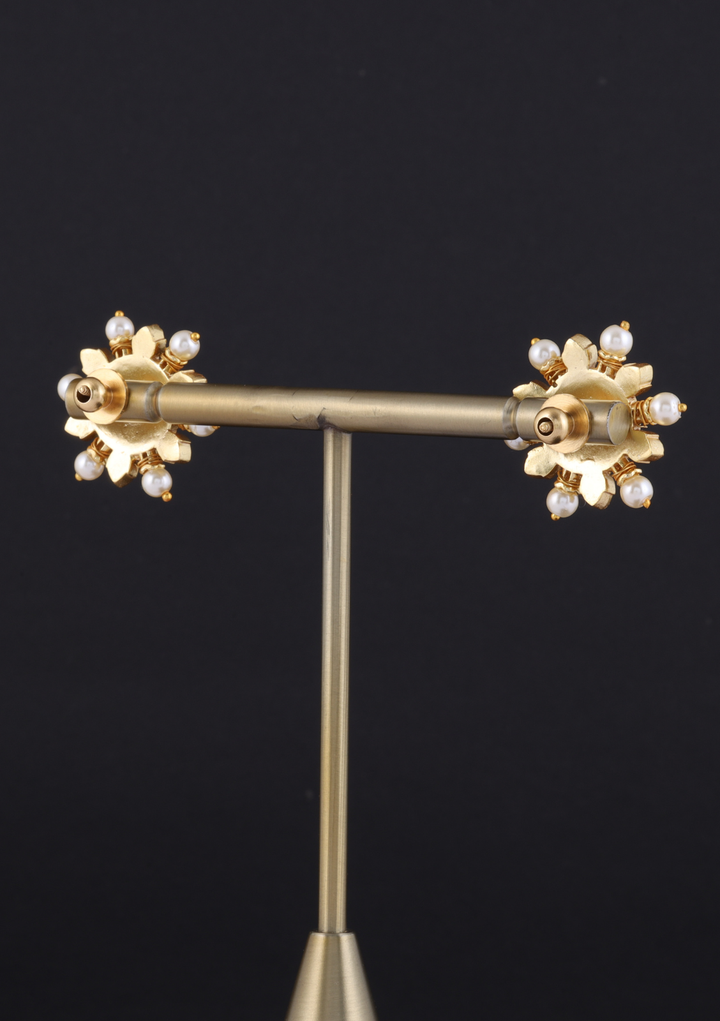 Chakra Jadau Kundan Stud Earrings