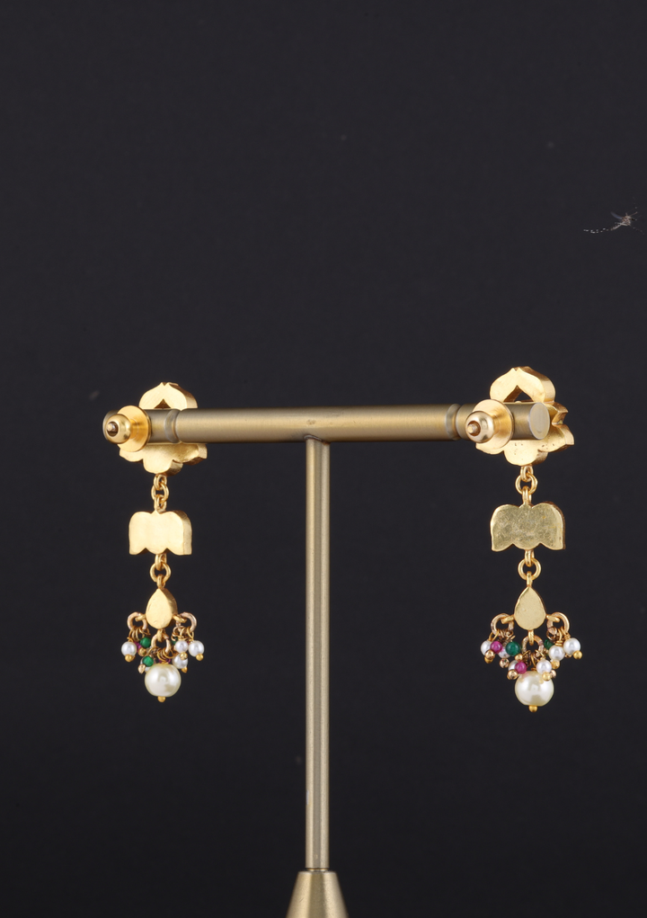 Shyama Jadau Kundan Latkan Earrings